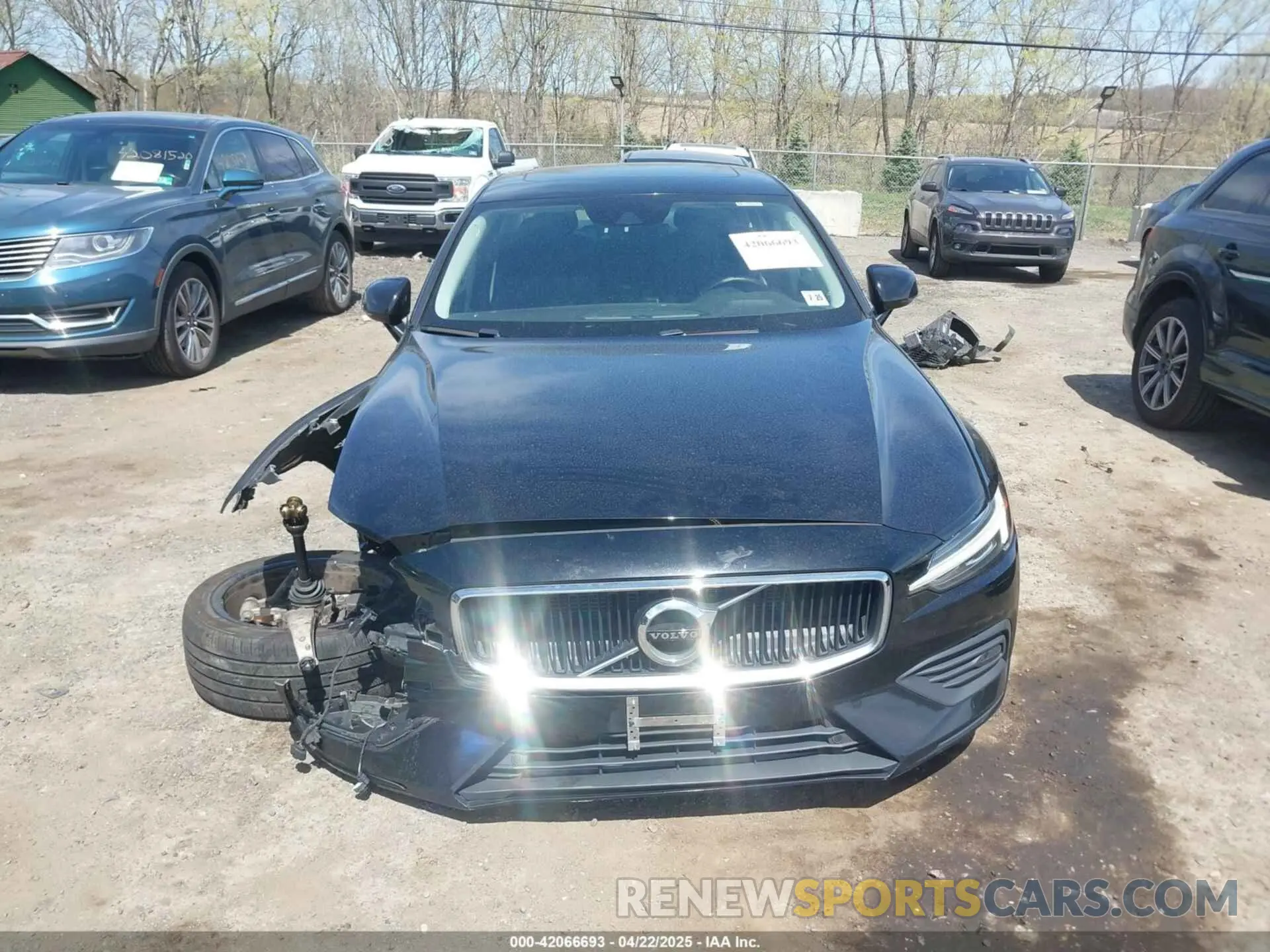 13 Photograph of a damaged car 7JRA22TK6LG057386 VOLVO S60 2020