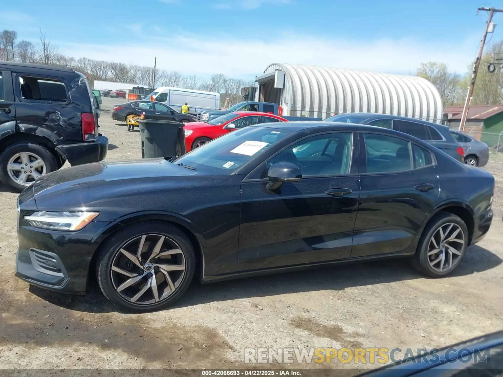 15 Photograph of a damaged car 7JRA22TK6LG057386 VOLVO S60 2020