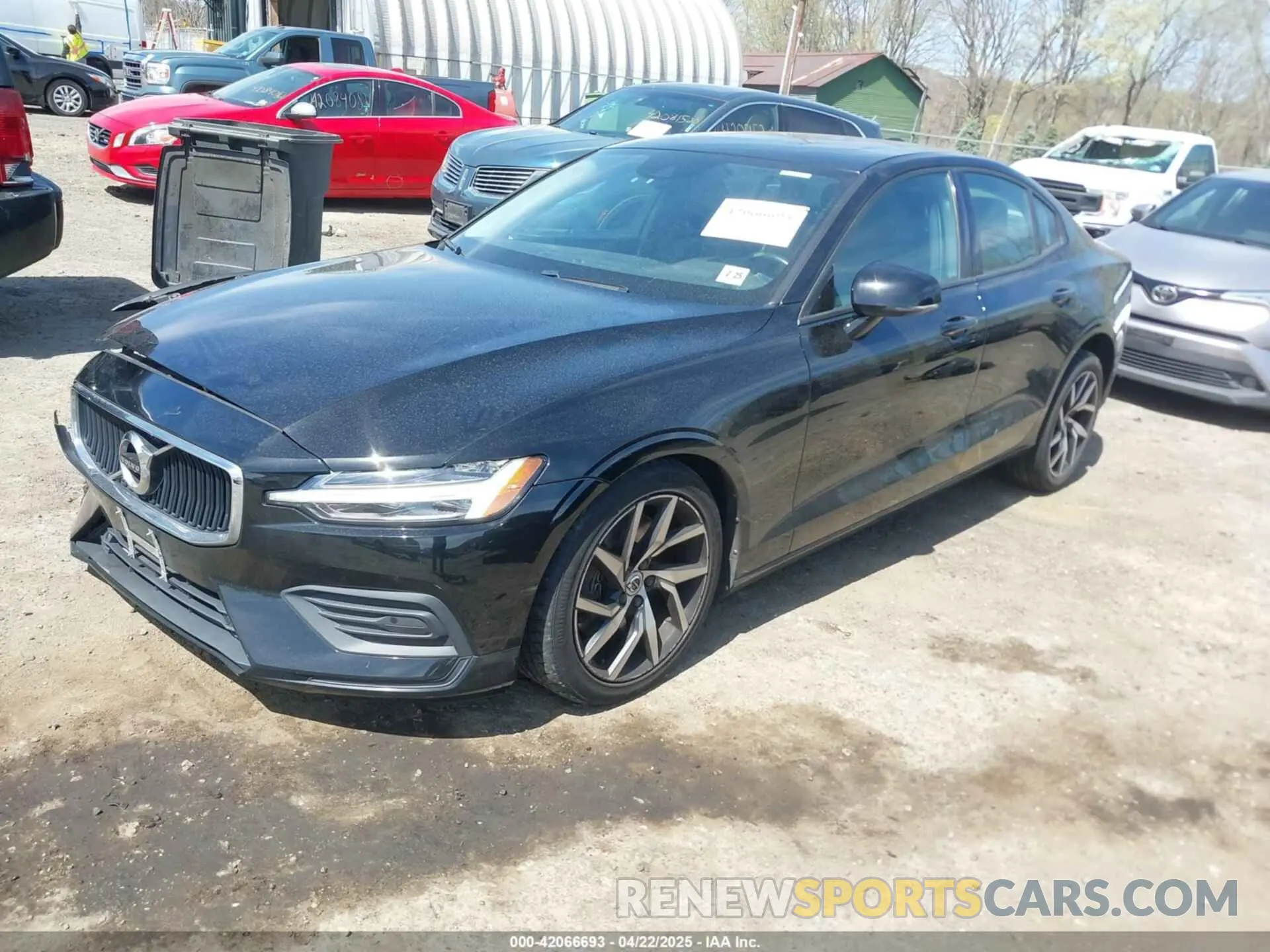 2 Photograph of a damaged car 7JRA22TK6LG057386 VOLVO S60 2020