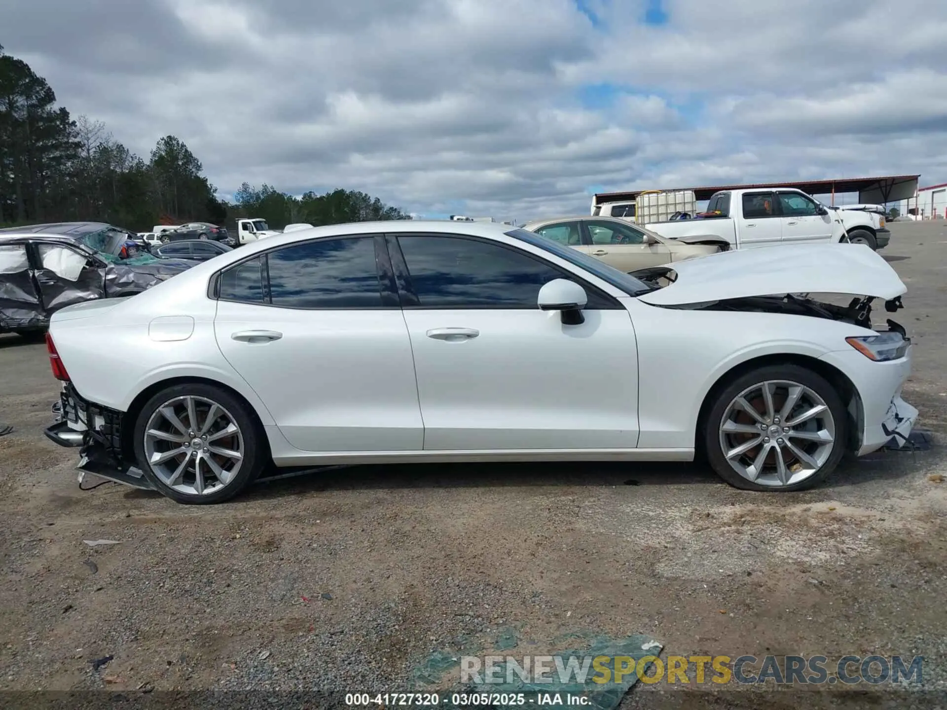 13 Photograph of a damaged car 7JRA22TK7LG057607 VOLVO S60 2020