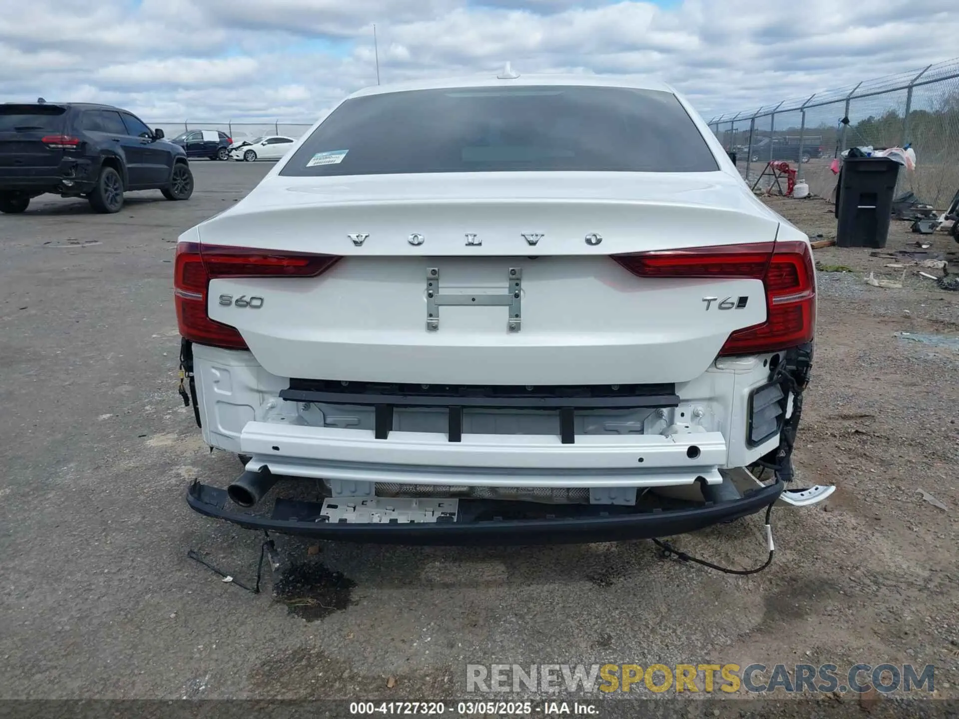 16 Photograph of a damaged car 7JRA22TK7LG057607 VOLVO S60 2020