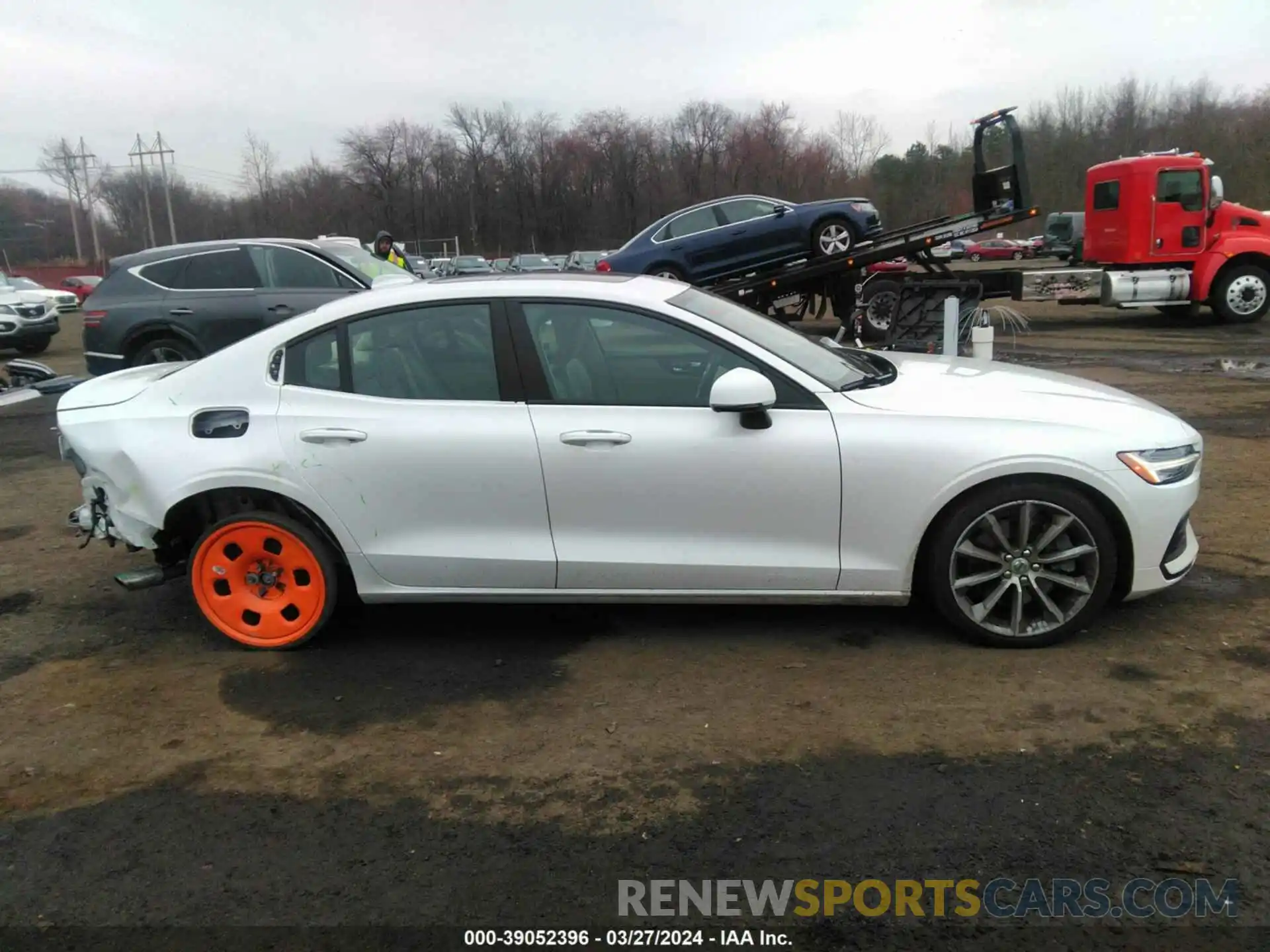 13 Photograph of a damaged car 7JRA22TK7LG067375 VOLVO S60 2020