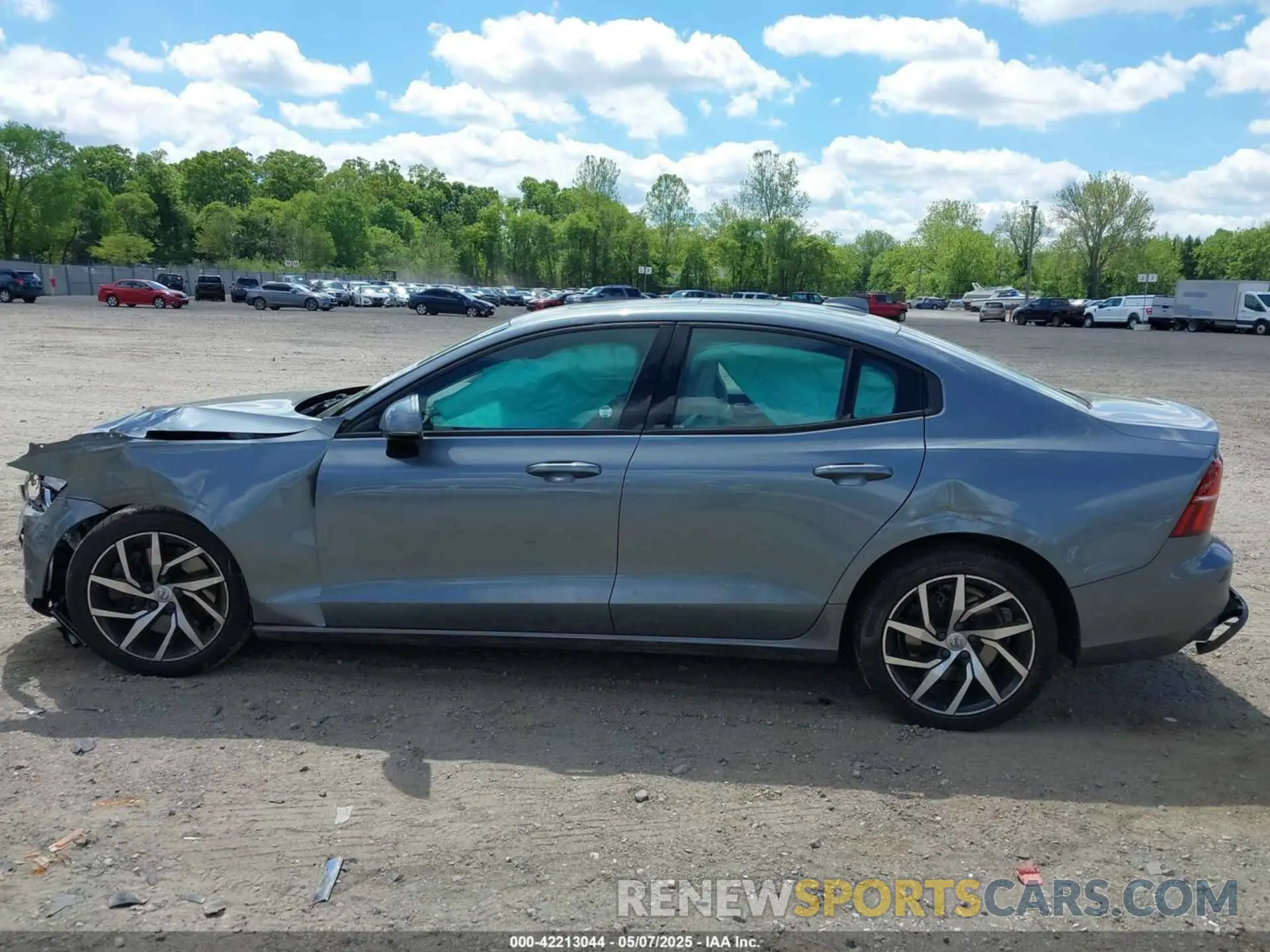 15 Photograph of a damaged car 7JRA22TK8LG063920 VOLVO S60 2020