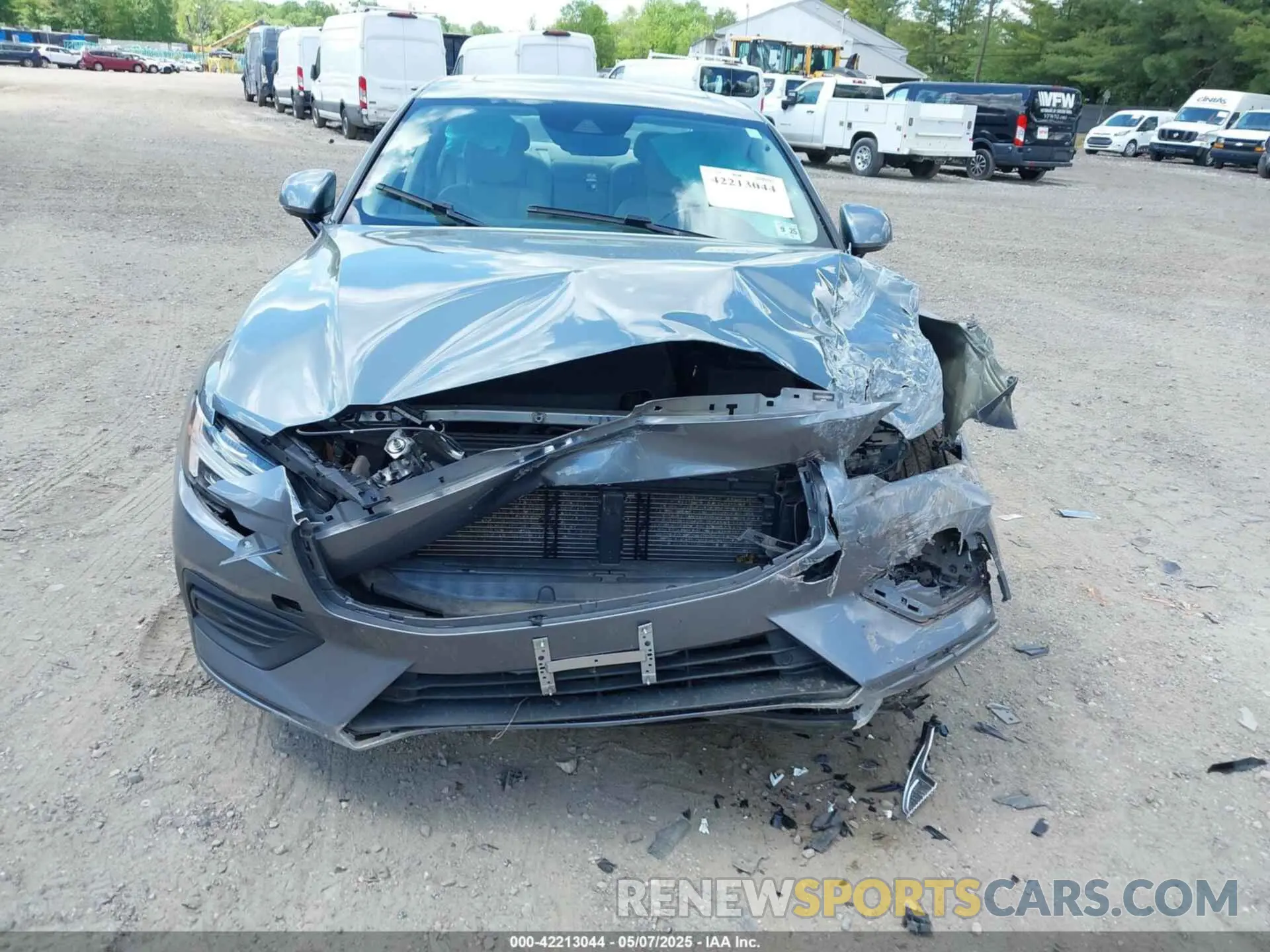18 Photograph of a damaged car 7JRA22TK8LG063920 VOLVO S60 2020
