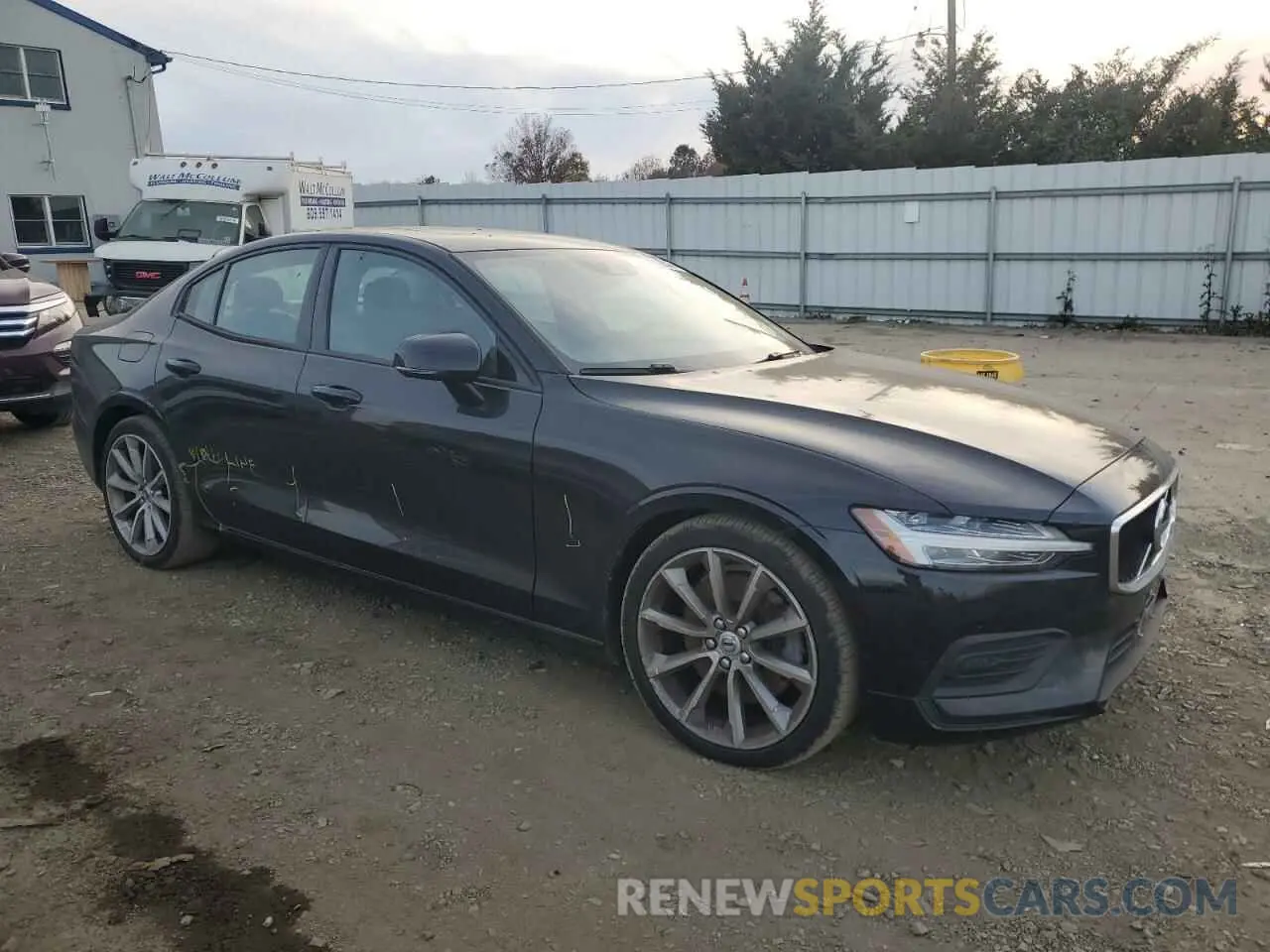 4 Photograph of a damaged car 7JRA22TK8LG065036 VOLVO S60 2020