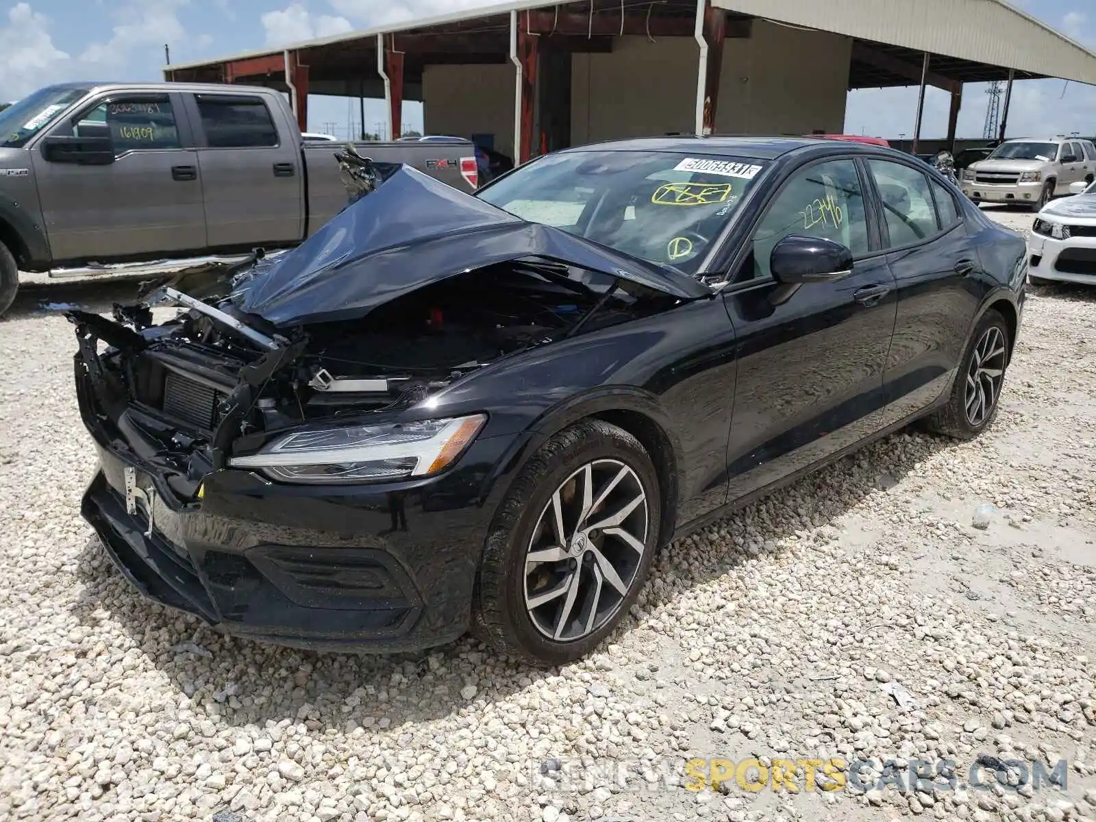 2 Photograph of a damaged car 7JRA22TK9LG063912 VOLVO S60 2020