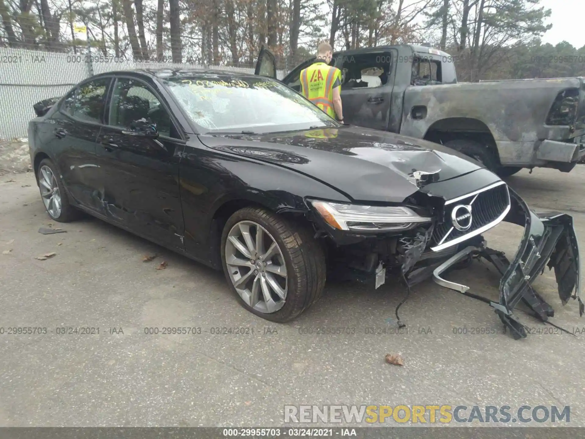 1 Photograph of a damaged car 7JRA22TKXLG038730 VOLVO S60 2020