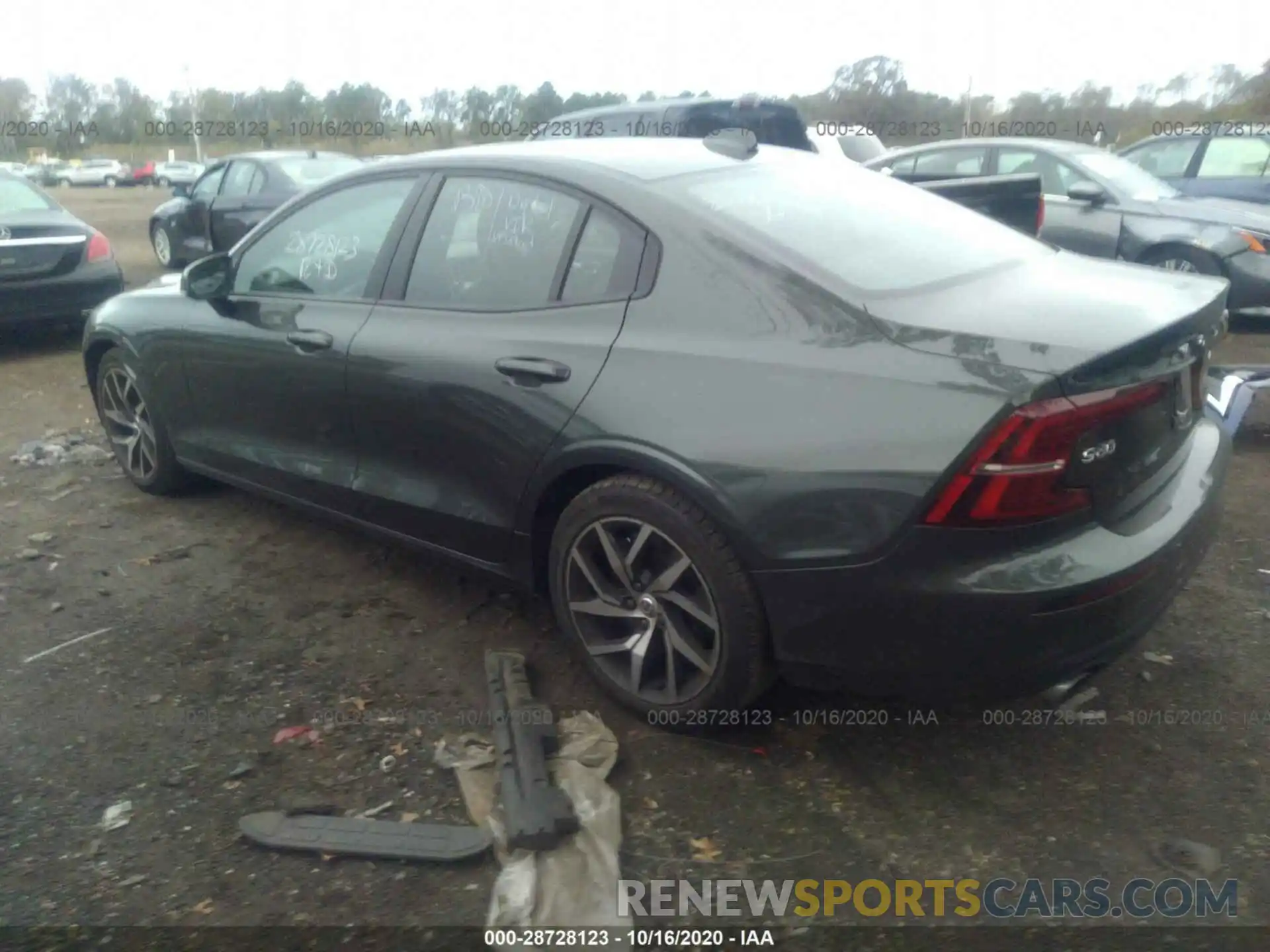 3 Photograph of a damaged car 7JRA22TKXLG057388 VOLVO S60 2020