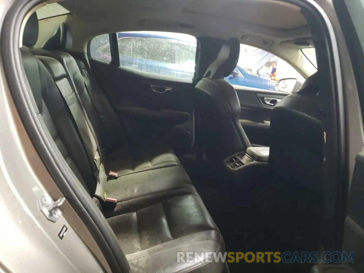 10 Photograph of a damaged car 7JRA22TL0LG030516 VOLVO S60 2020