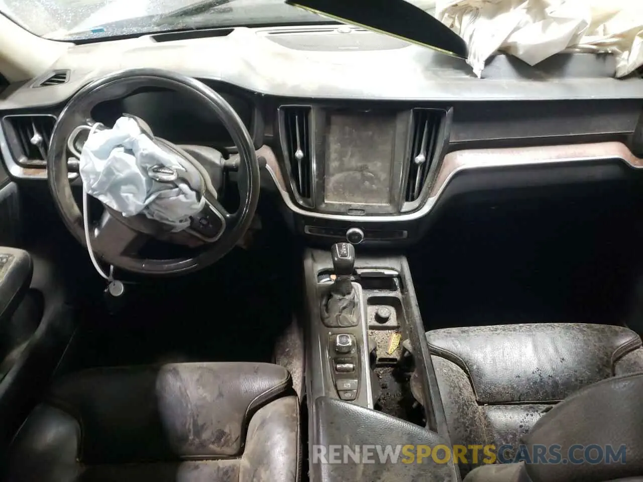 8 Photograph of a damaged car 7JRA22TL0LG030516 VOLVO S60 2020