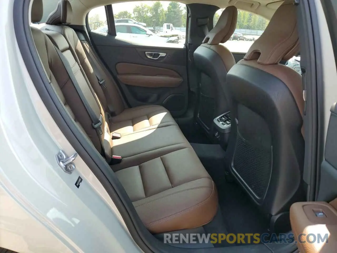 10 Photograph of a damaged car 7JRA22TL1LG038298 VOLVO S60 2020