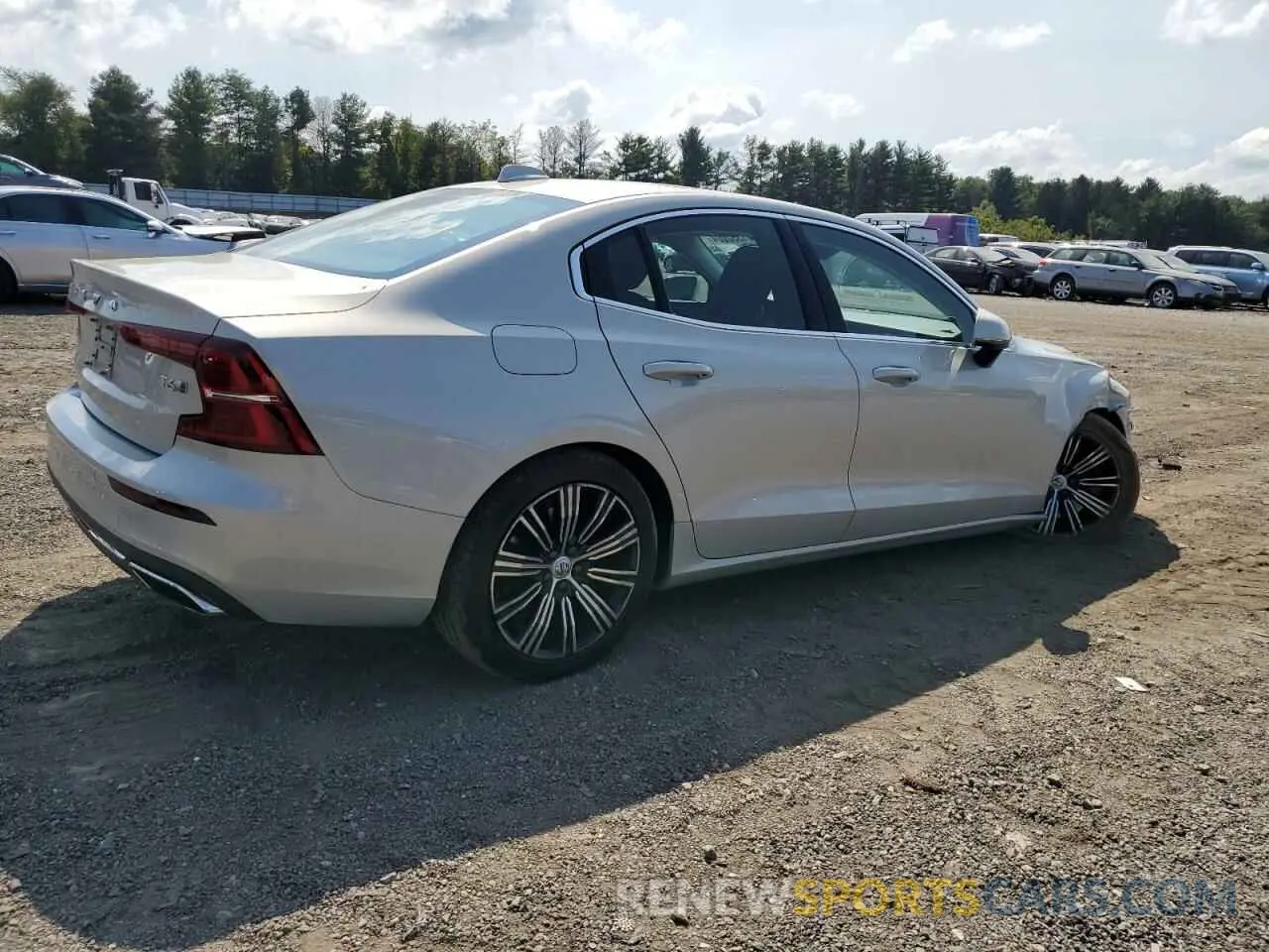 3 Photograph of a damaged car 7JRA22TL1LG038298 VOLVO S60 2020