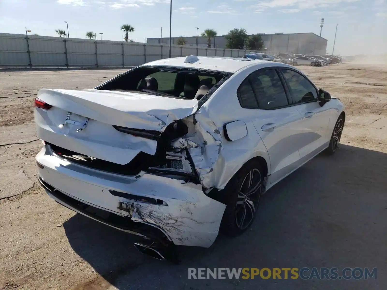 4 Photograph of a damaged car 7JRA22TM3LG064703 VOLVO S60 2020