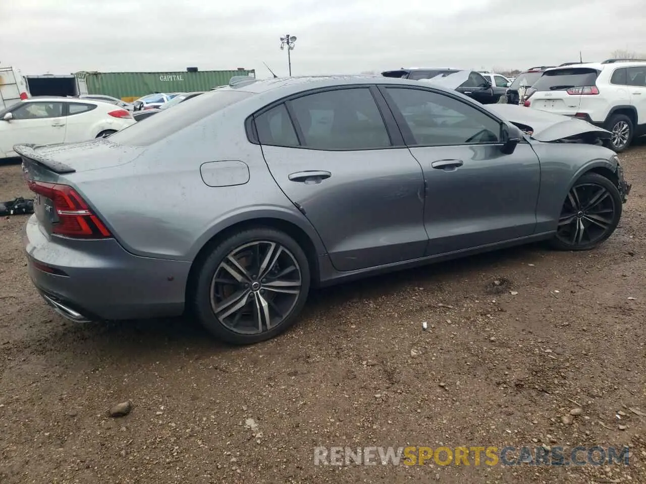 3 Photograph of a damaged car 7JRA22TM4LG032424 VOLVO S60 2020