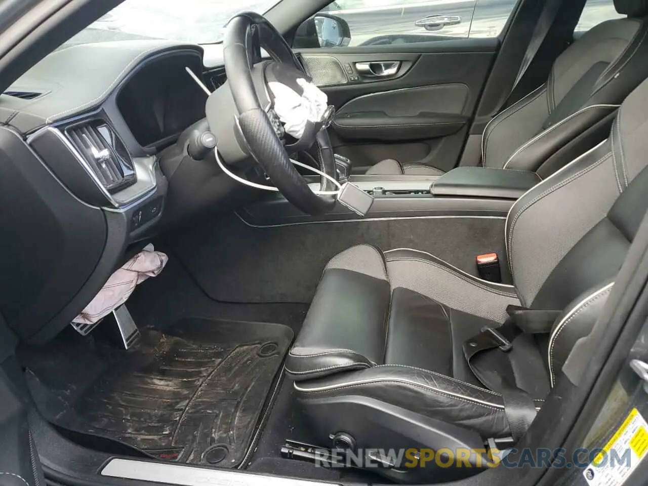 7 Photograph of a damaged car 7JRA22TM4LG032424 VOLVO S60 2020