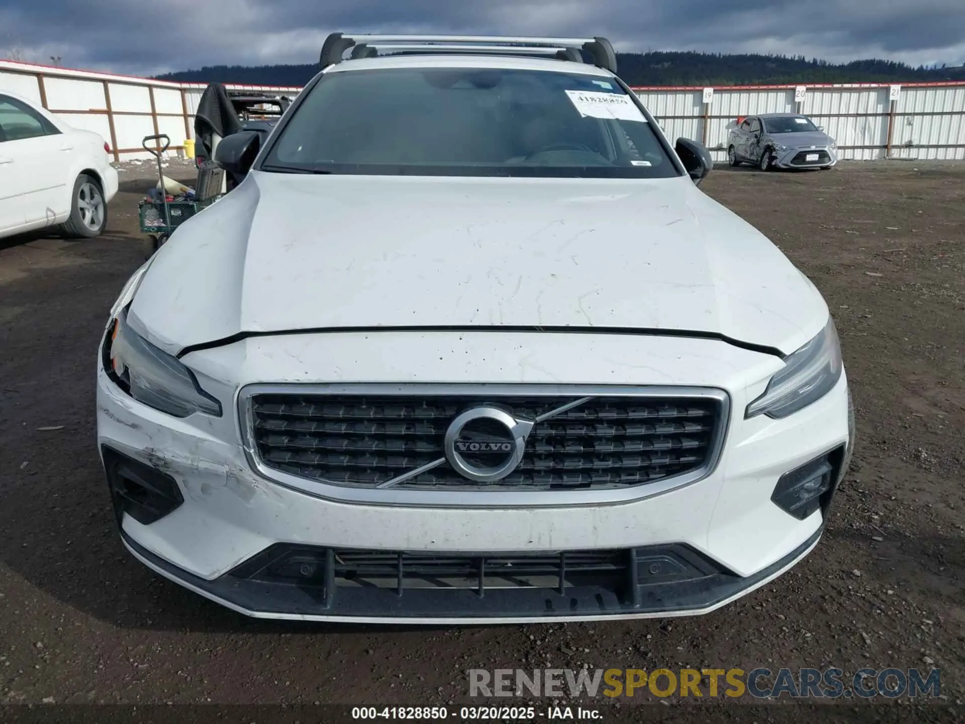 12 Photograph of a damaged car 7JRA22TM4LG060322 VOLVO S60 2020