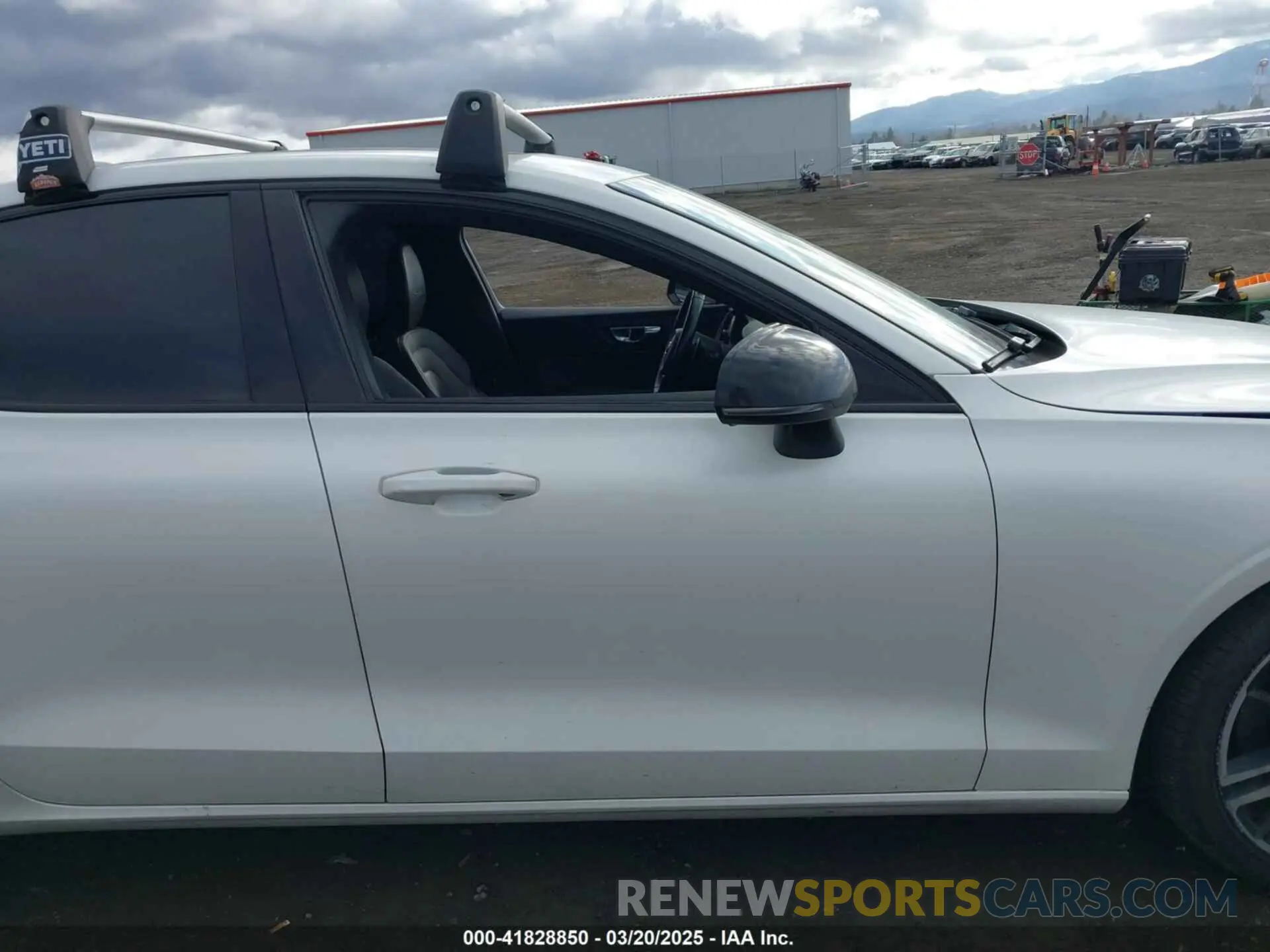 13 Photograph of a damaged car 7JRA22TM4LG060322 VOLVO S60 2020