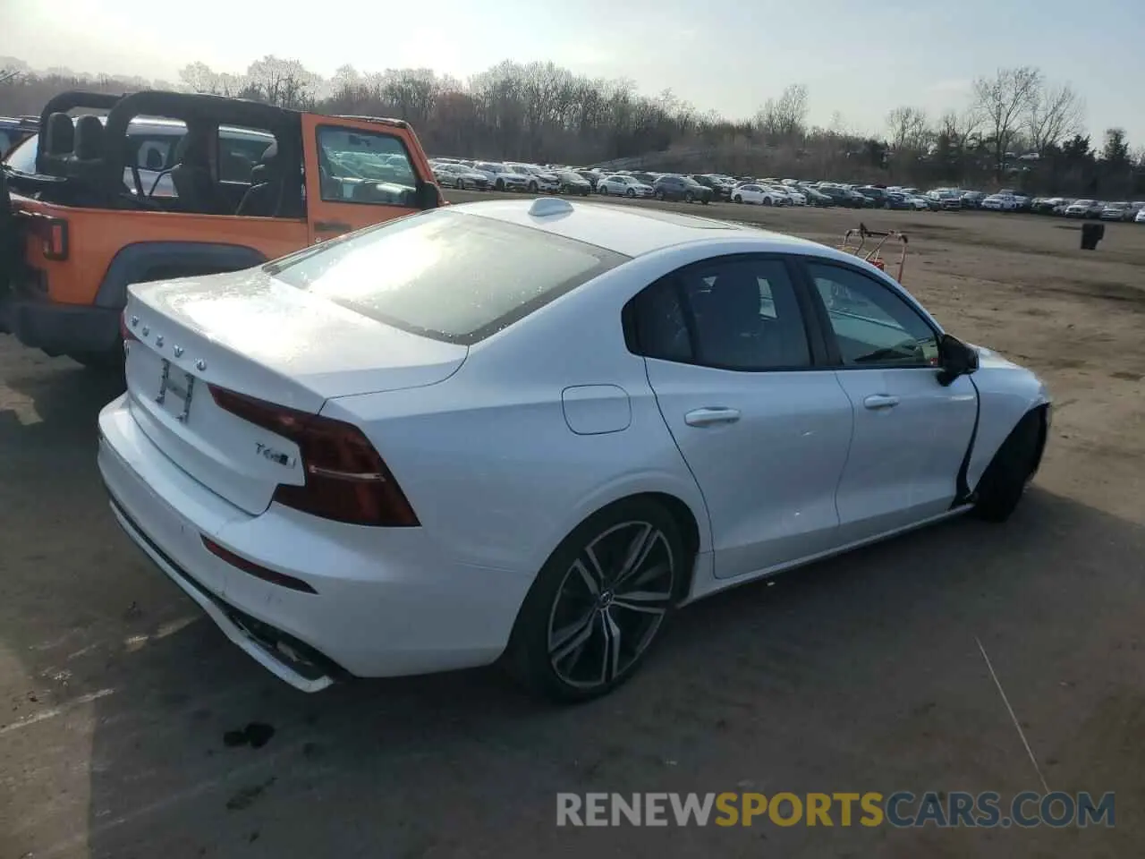3 Photograph of a damaged car 7JRA22TM7LG064056 VOLVO S60 2020