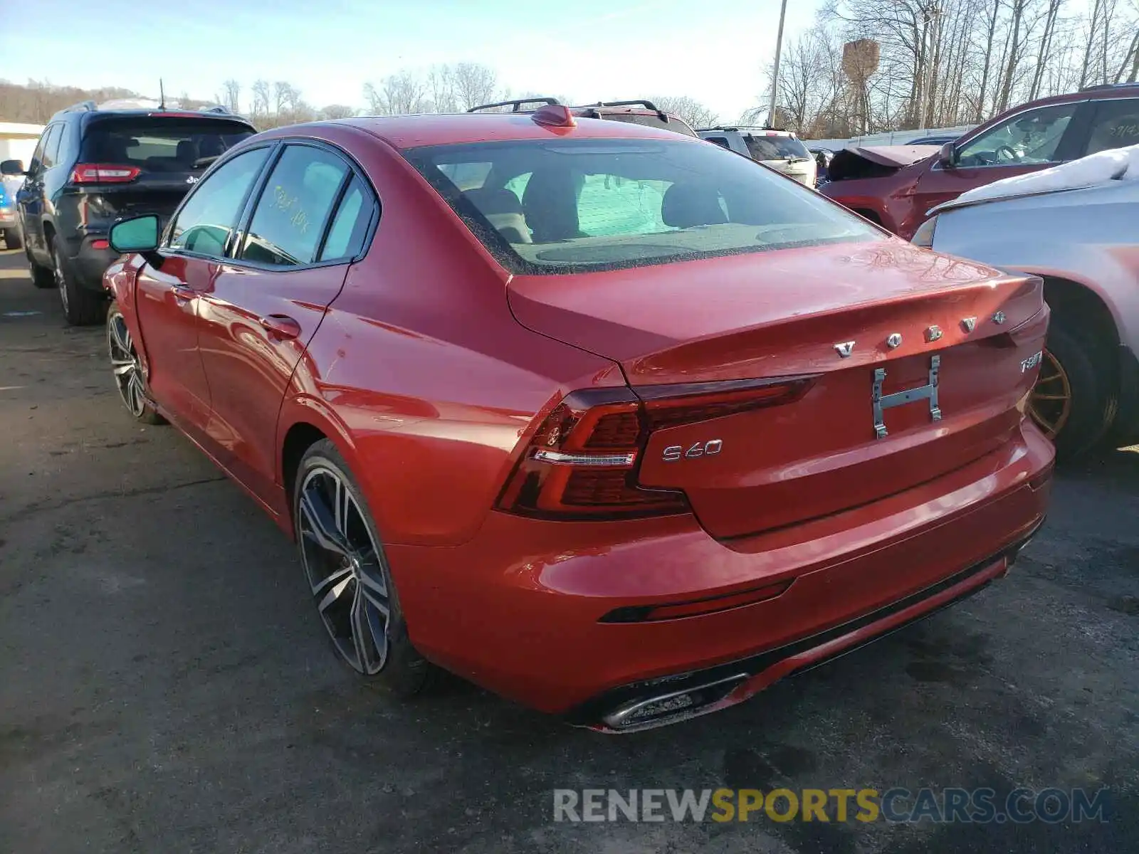 3 Photograph of a damaged car 7JRBR0FMXL6056808 VOLVO S60 2020