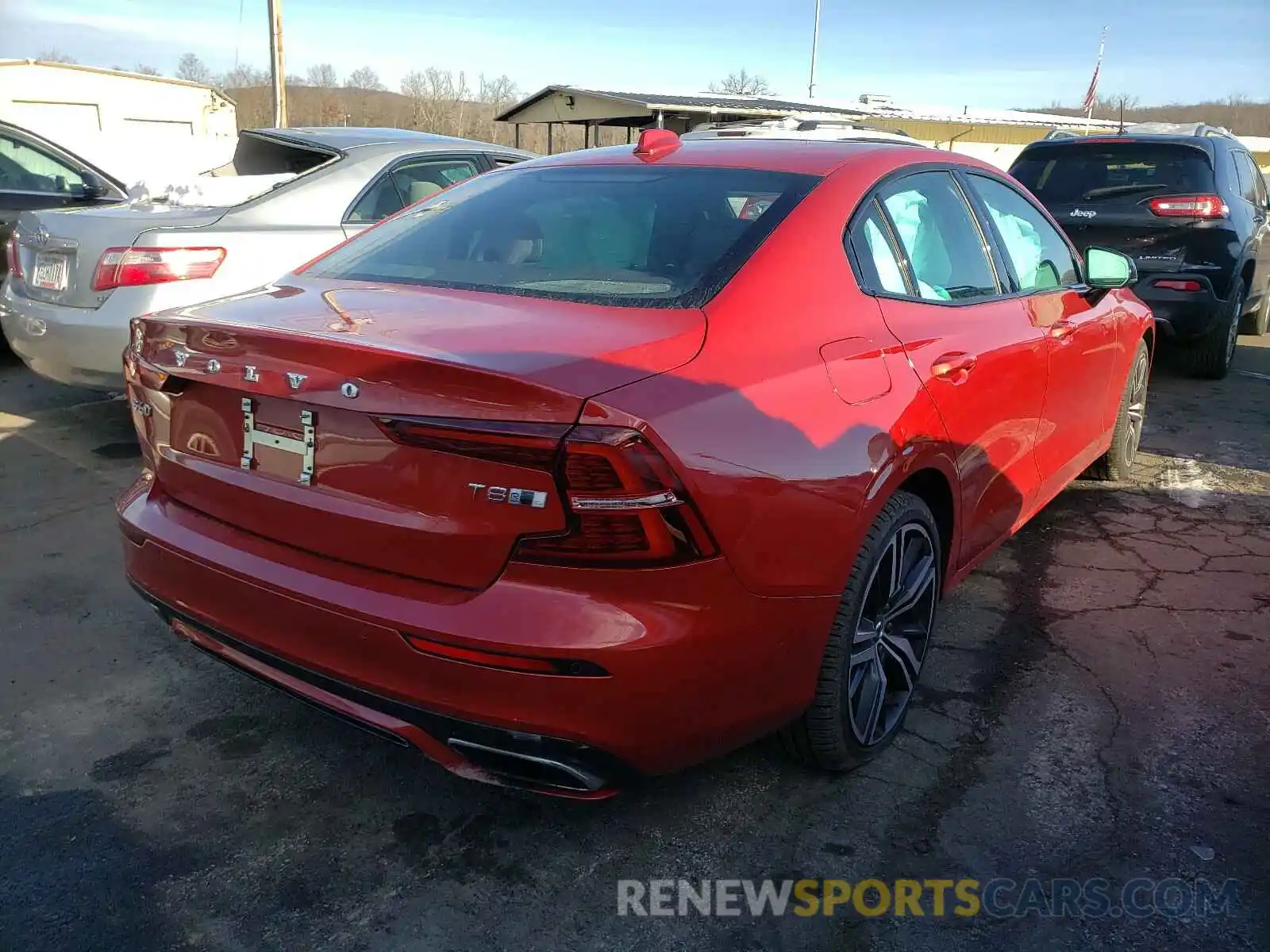 4 Photograph of a damaged car 7JRBR0FMXL6056808 VOLVO S60 2020