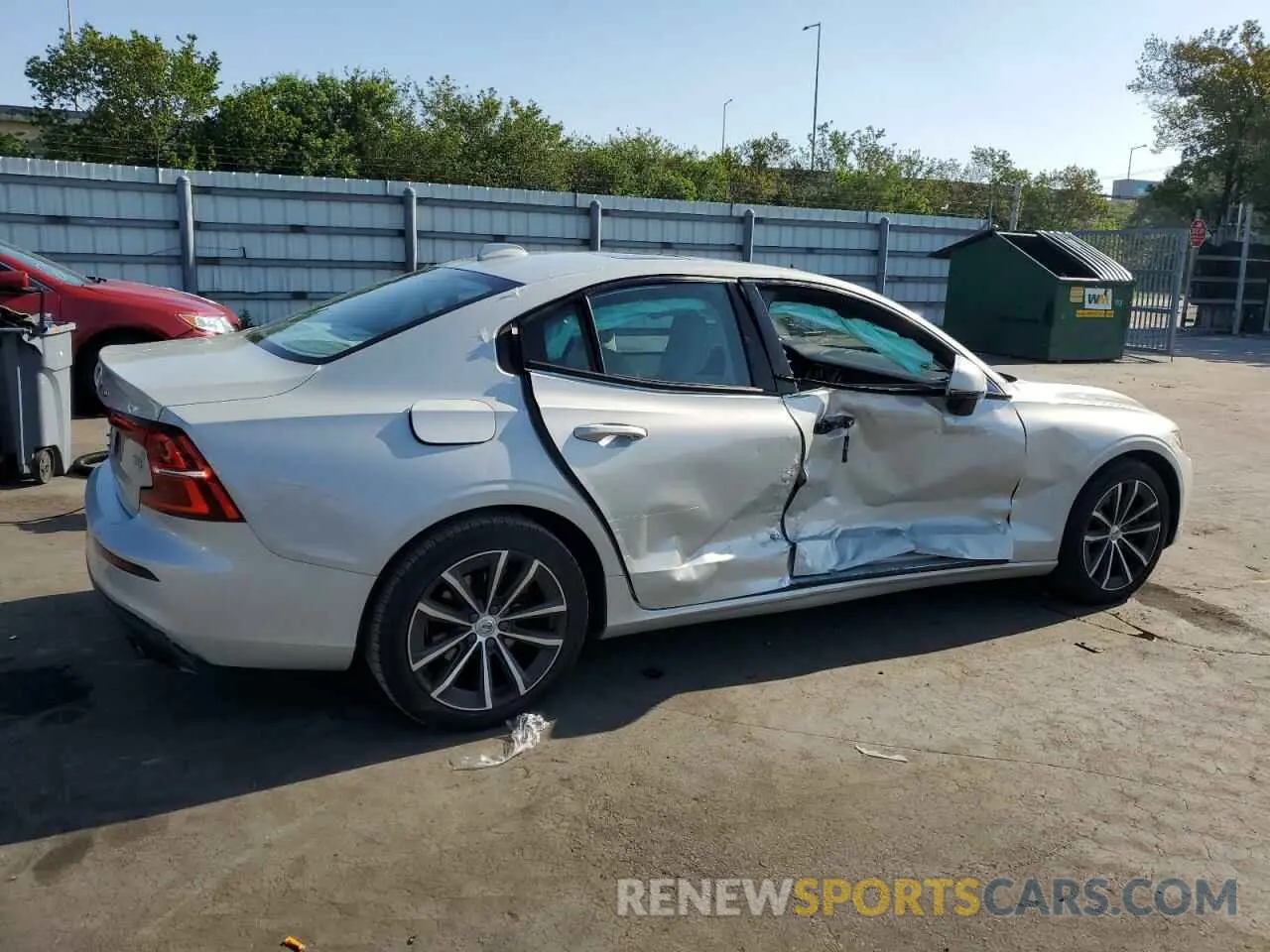 3 Photograph of a damaged car 7JR102FK0MG092492 VOLVO S60 2021