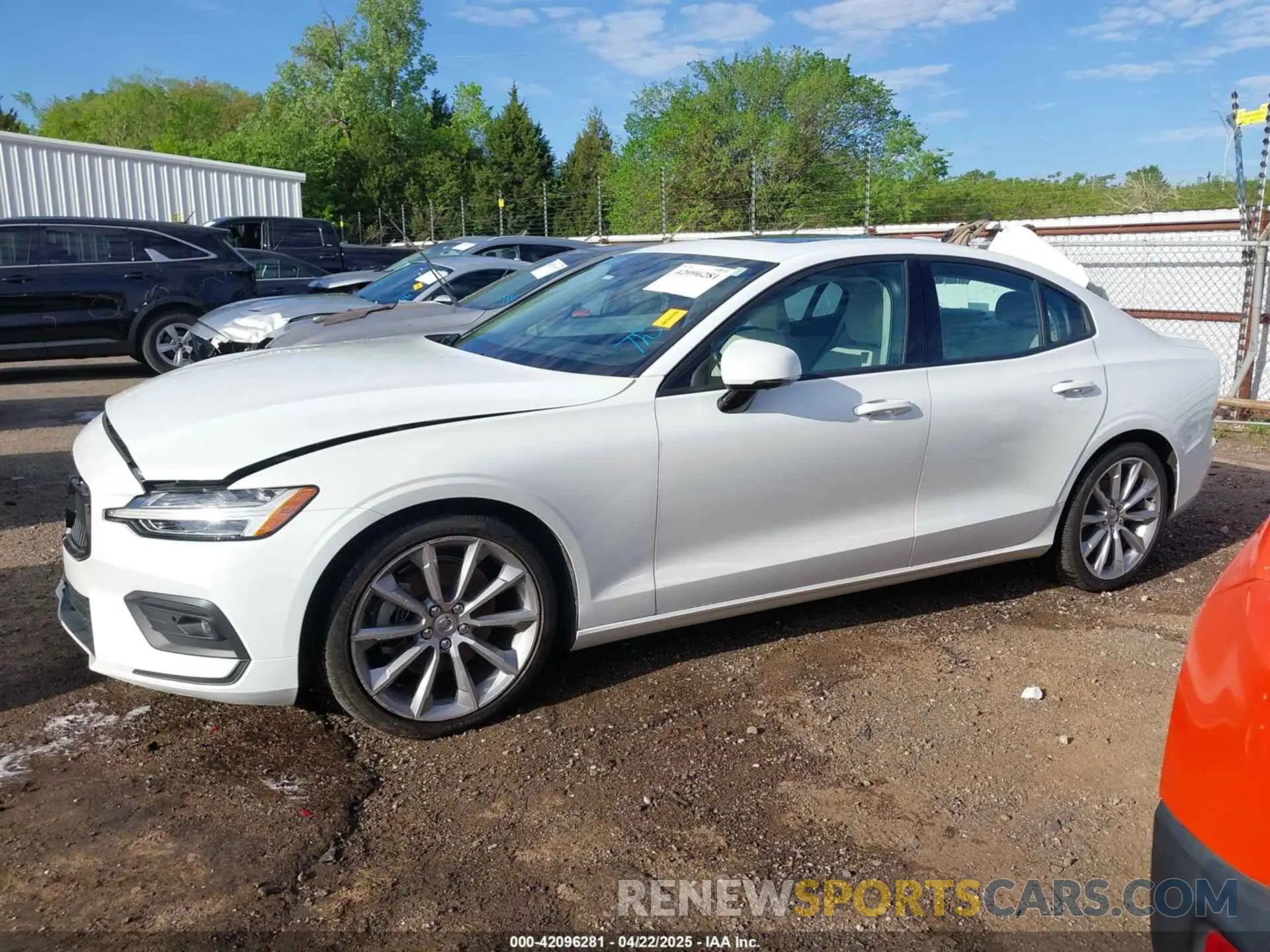 15 Photograph of a damaged car 7JR102FK0MG093996 VOLVO S60 2021