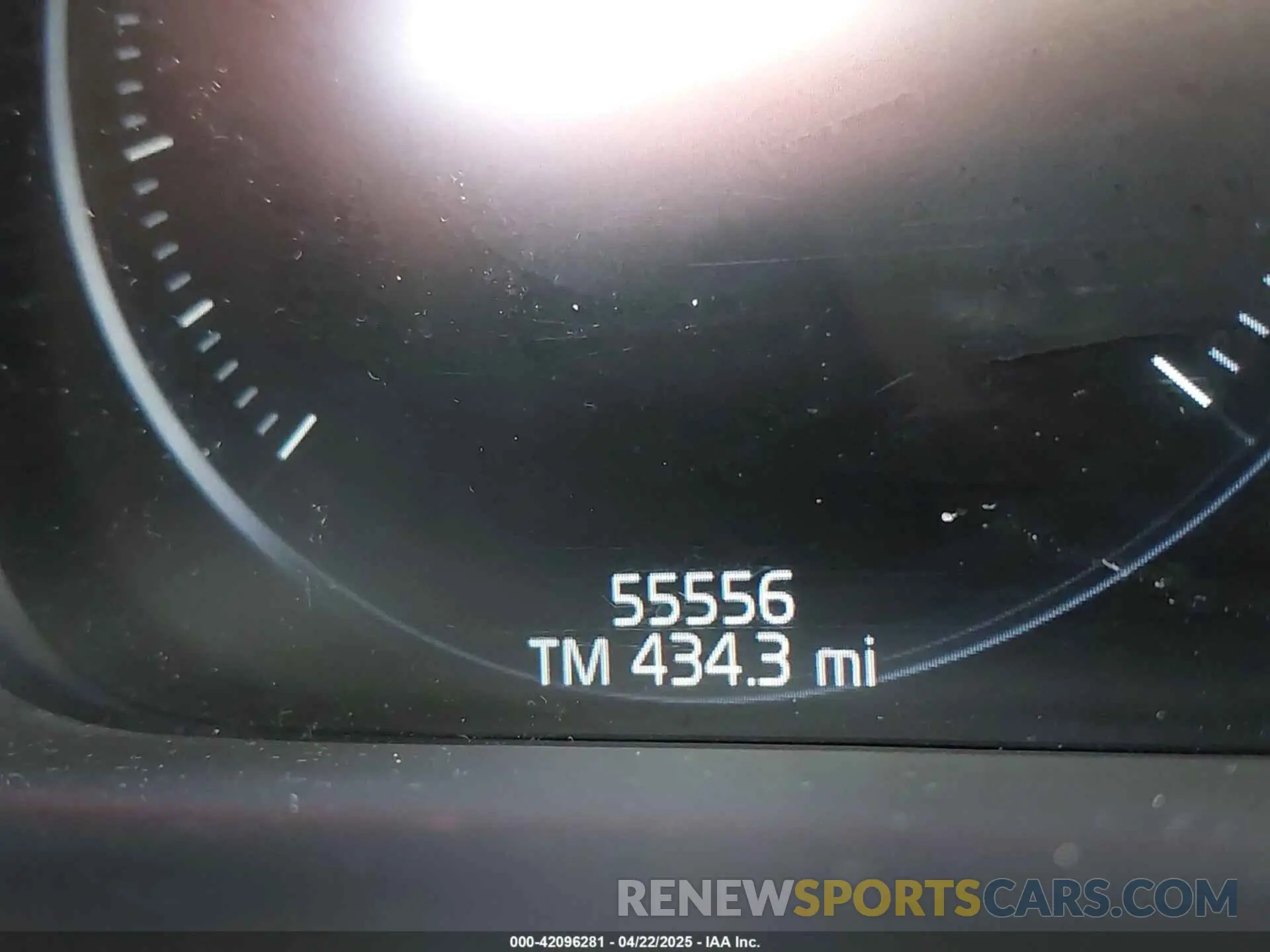 16 Photograph of a damaged car 7JR102FK0MG093996 VOLVO S60 2021