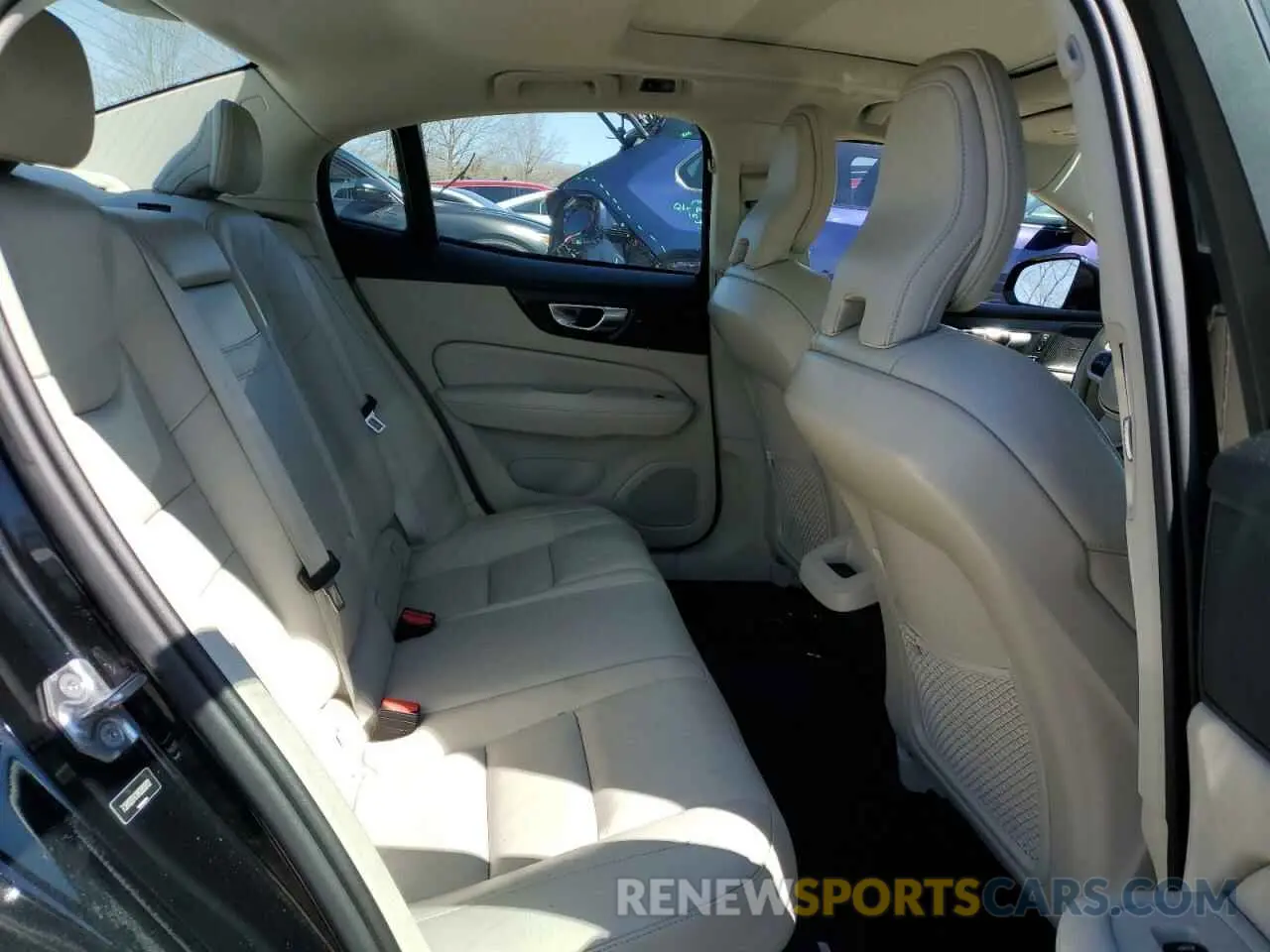 10 Photograph of a damaged car 7JR102FK1MG080612 VOLVO S60 2021