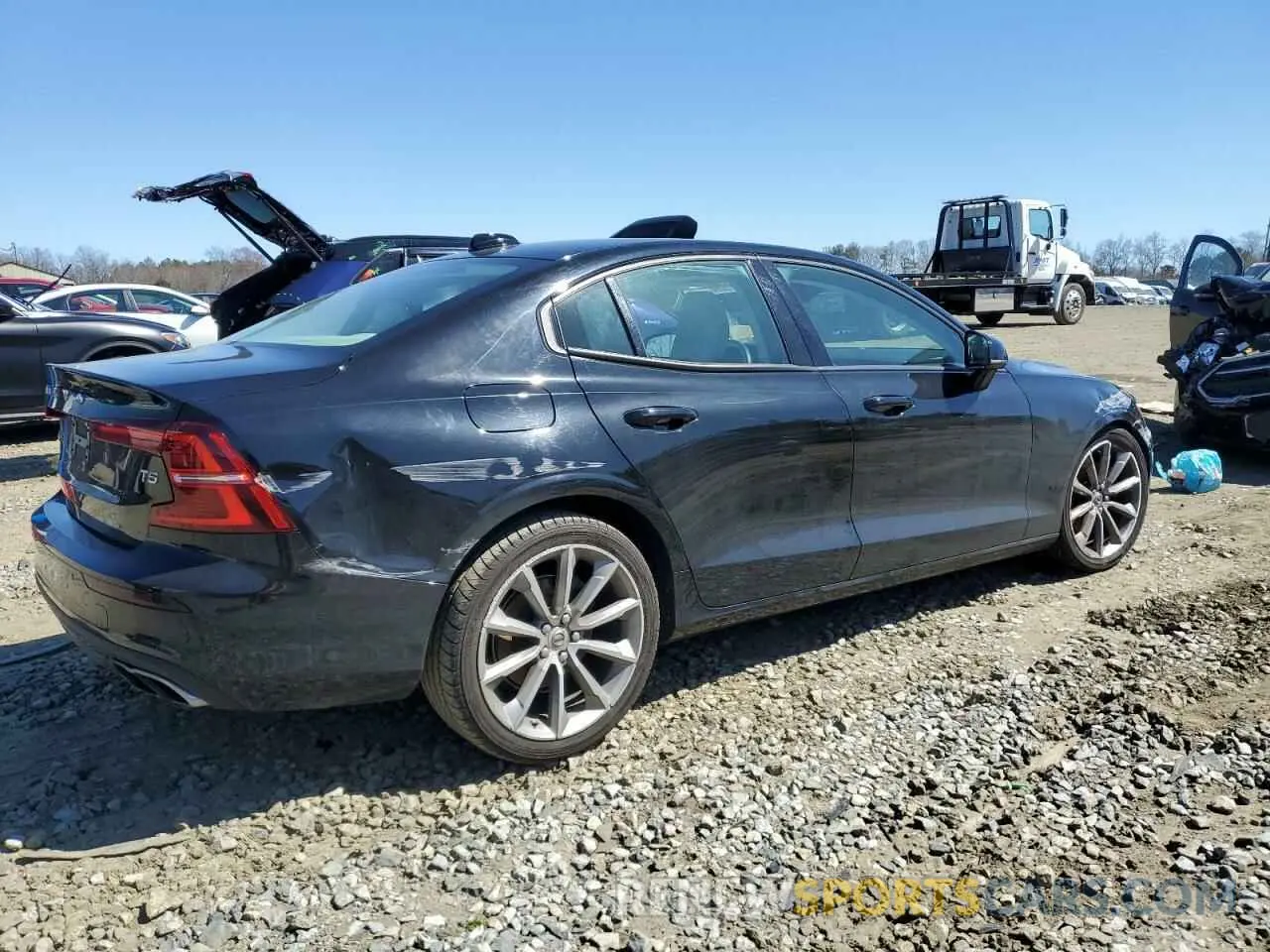3 Photograph of a damaged car 7JR102FK1MG080612 VOLVO S60 2021