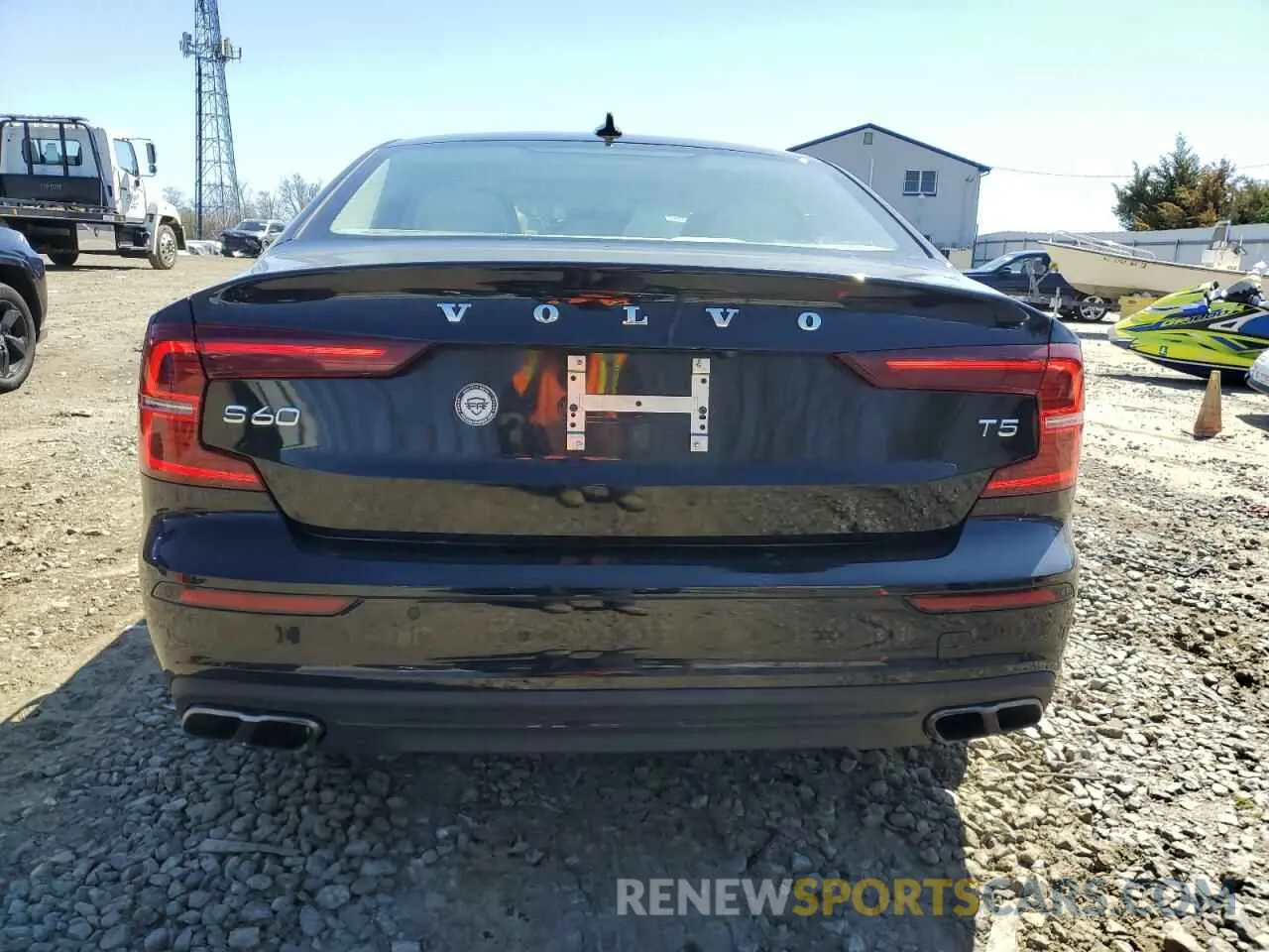 6 Photograph of a damaged car 7JR102FK1MG080612 VOLVO S60 2021