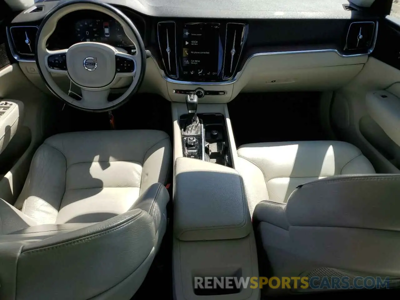 8 Photograph of a damaged car 7JR102FK1MG080612 VOLVO S60 2021