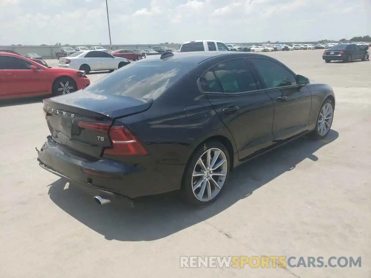 4 Photograph of a damaged car 7JR102FK1MG091223 VOLVO S60 2021