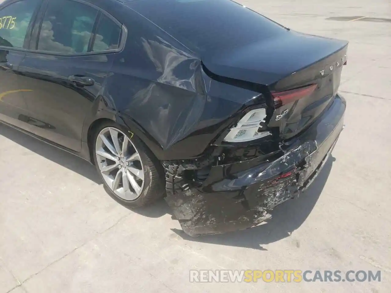 9 Photograph of a damaged car 7JR102FK1MG091223 VOLVO S60 2021