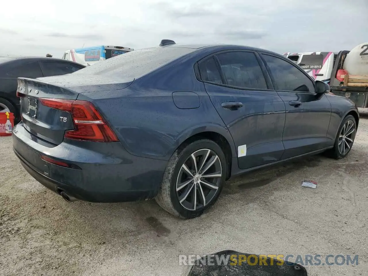3 Photograph of a damaged car 7JR102FK3MG093653 VOLVO S60 2021