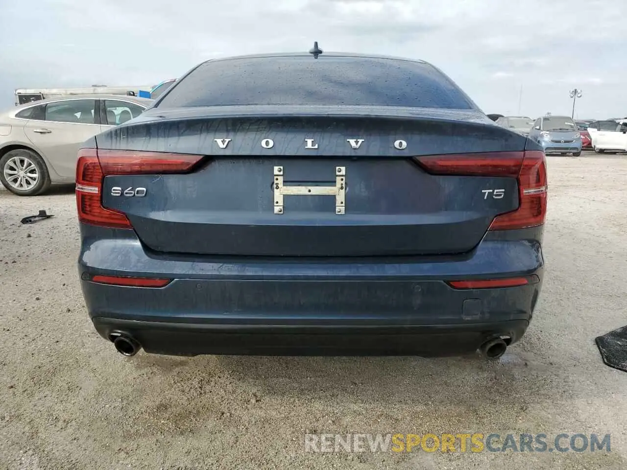 6 Photograph of a damaged car 7JR102FK3MG093653 VOLVO S60 2021