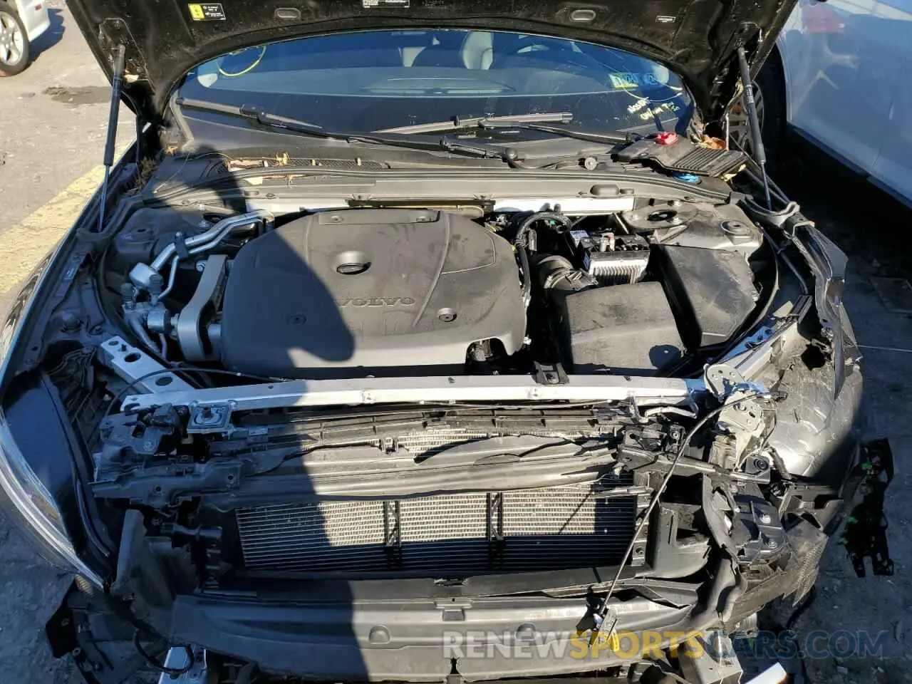 7 Photograph of a damaged car 7JR102FK3MG095855 VOLVO S60 2021