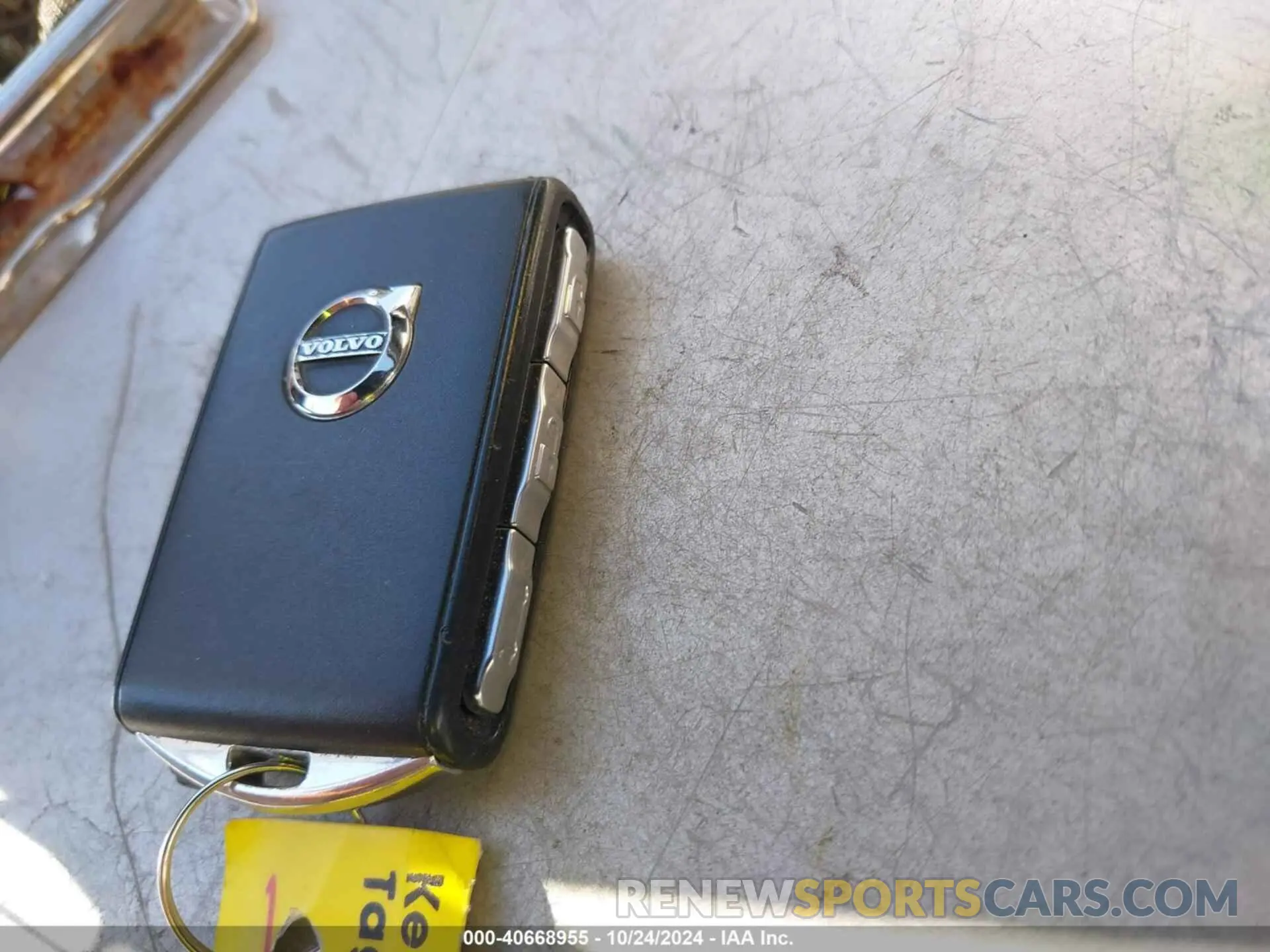 11 Photograph of a damaged car 7JR102FK4MG096321 VOLVO S60 2021