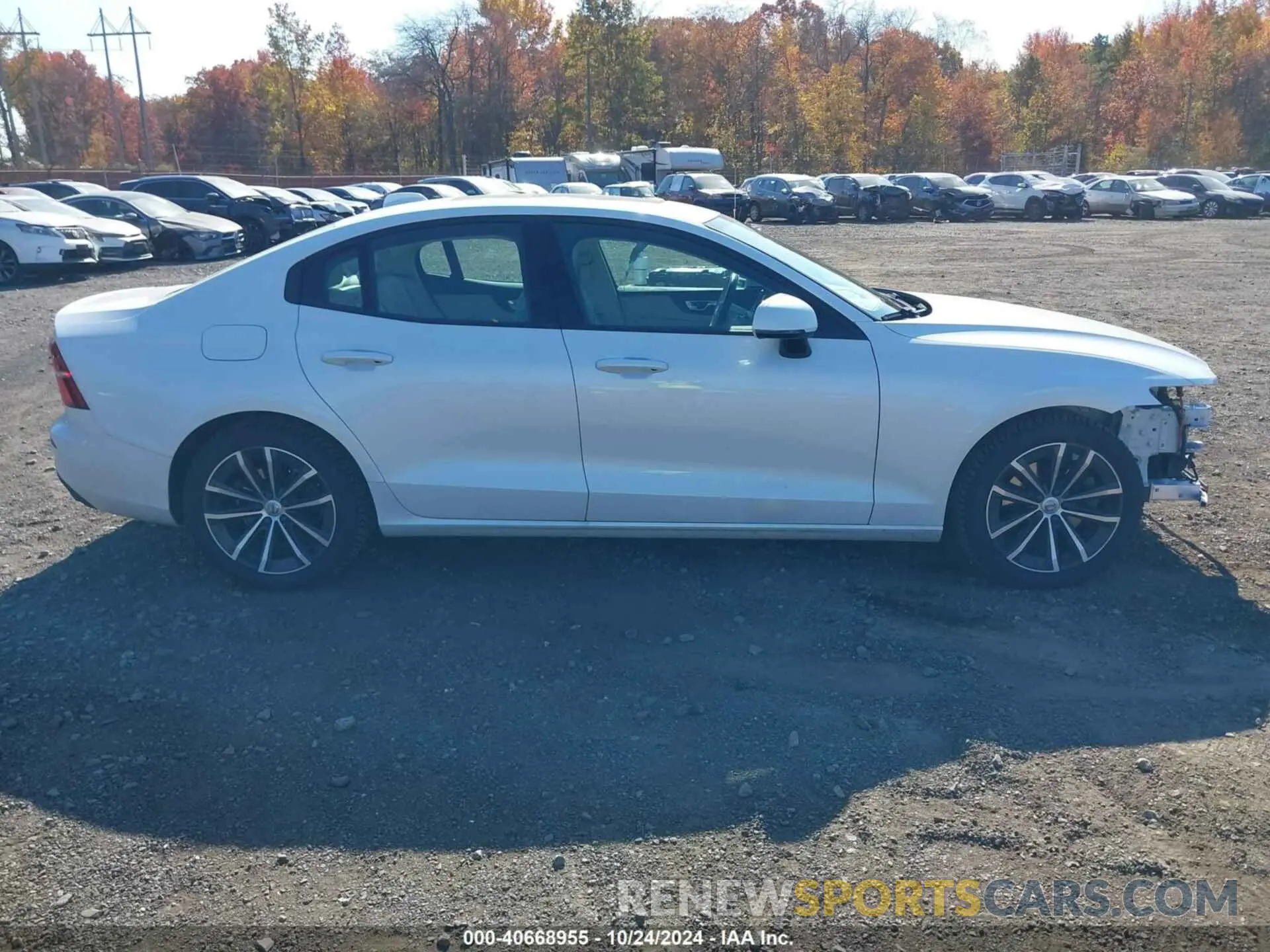 13 Photograph of a damaged car 7JR102FK4MG096321 VOLVO S60 2021
