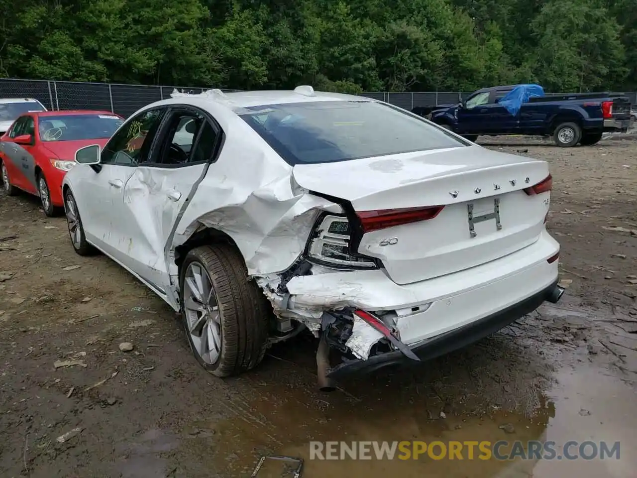 3 Photograph of a damaged car 7JR102FK5MG091094 VOLVO S60 2021