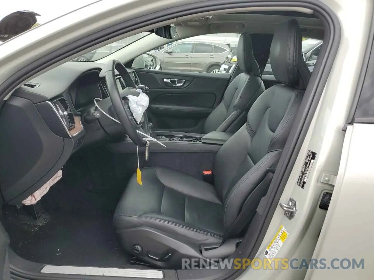7 Photograph of a damaged car 7JR102FK5MG093492 VOLVO S60 2021