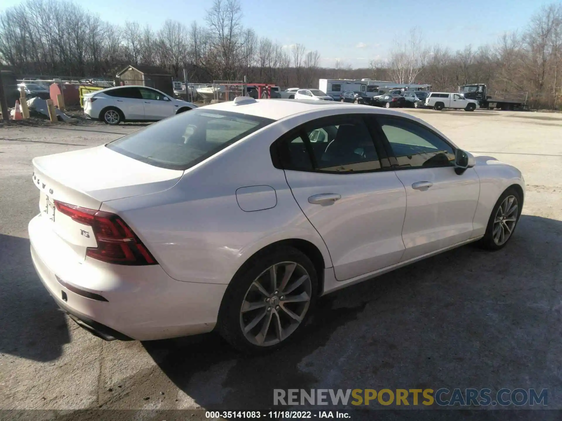 4 Photograph of a damaged car 7JR102FK6MG080931 VOLVO S60 2021