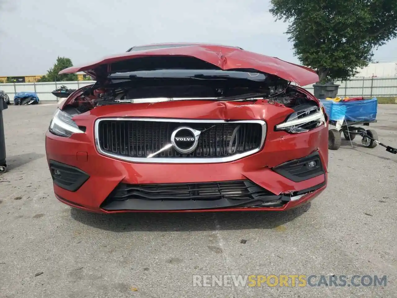 9 Photograph of a damaged car 7JR102FK7MG092067 VOLVO S60 2021