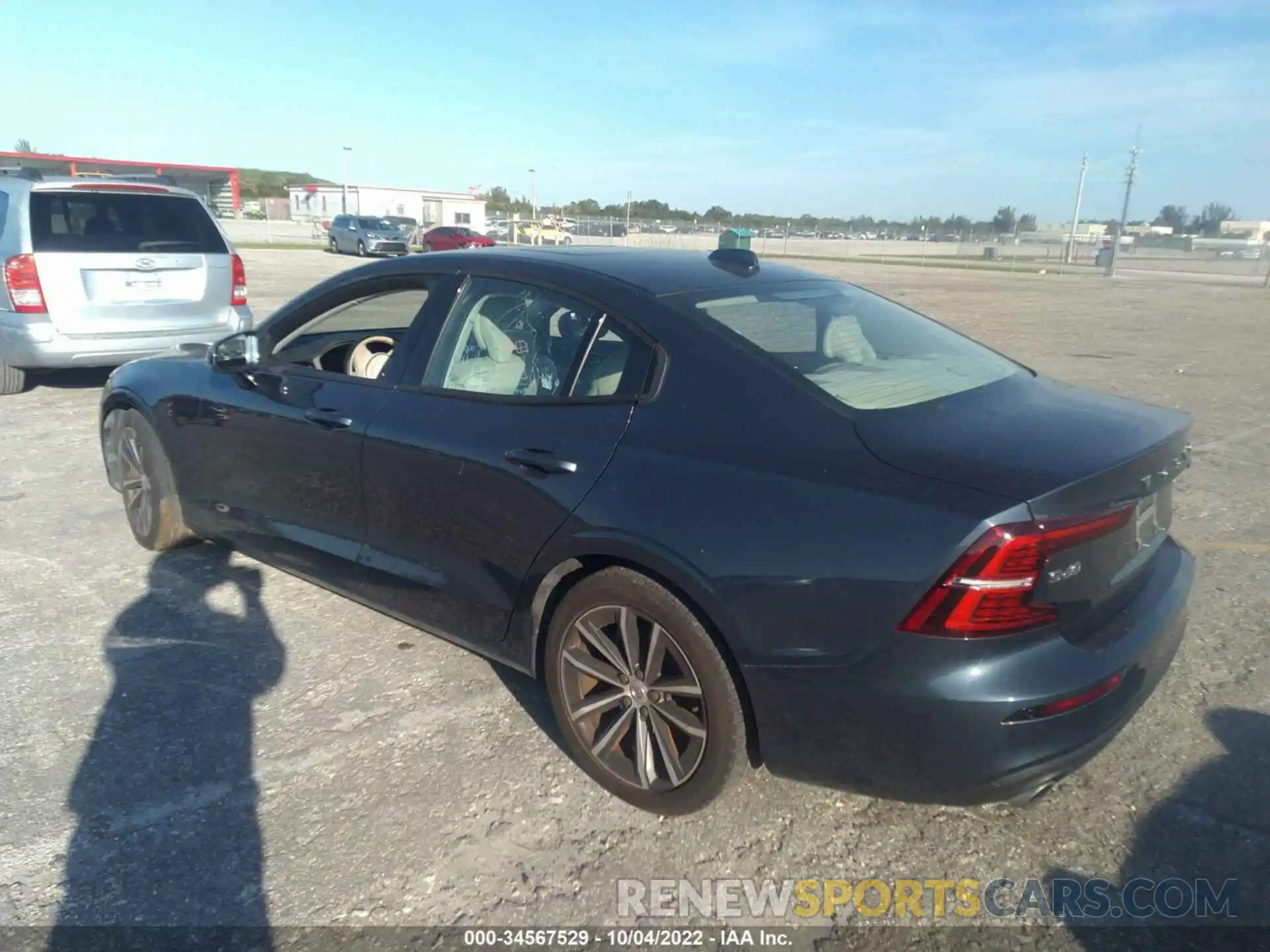 3 Photograph of a damaged car 7JR102FK8MG093969 VOLVO S60 2021