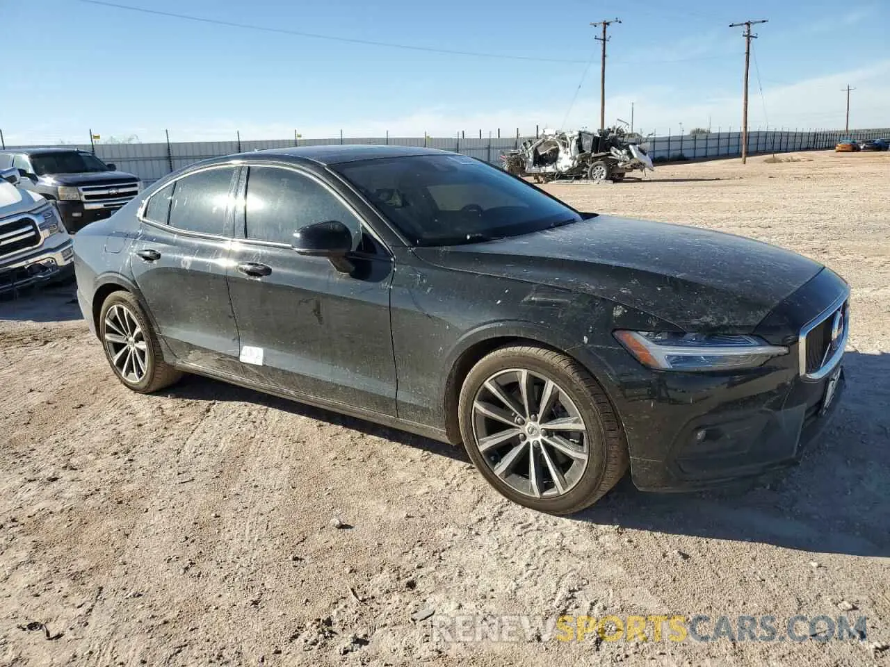 4 Photograph of a damaged car 7JR102FK8MG094040 VOLVO S60 2021
