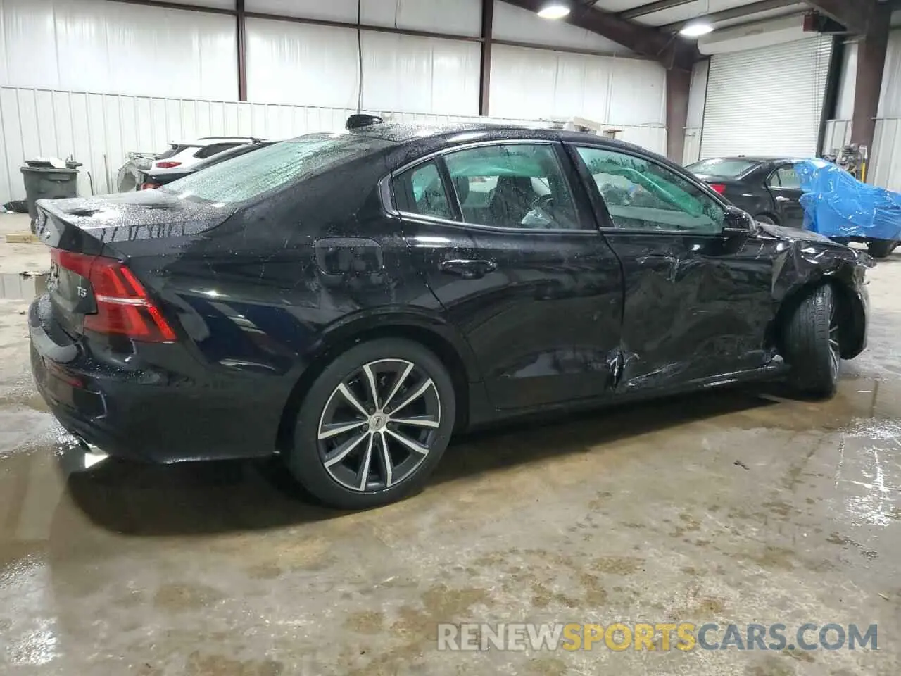 3 Photograph of a damaged car 7JR102FK8MG094362 VOLVO S60 2021