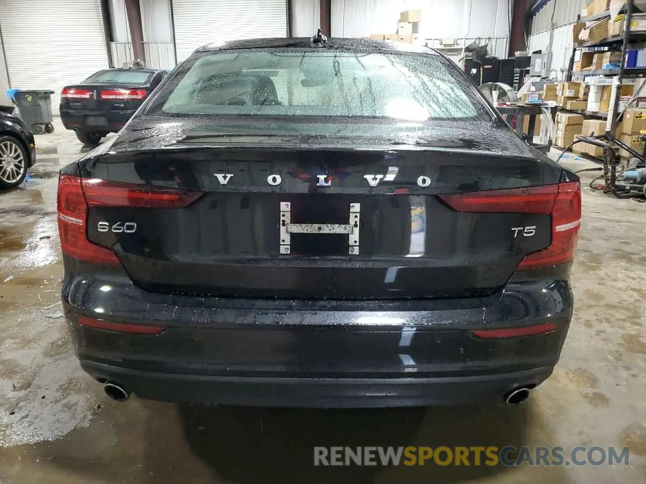 6 Photograph of a damaged car 7JR102FK8MG094362 VOLVO S60 2021