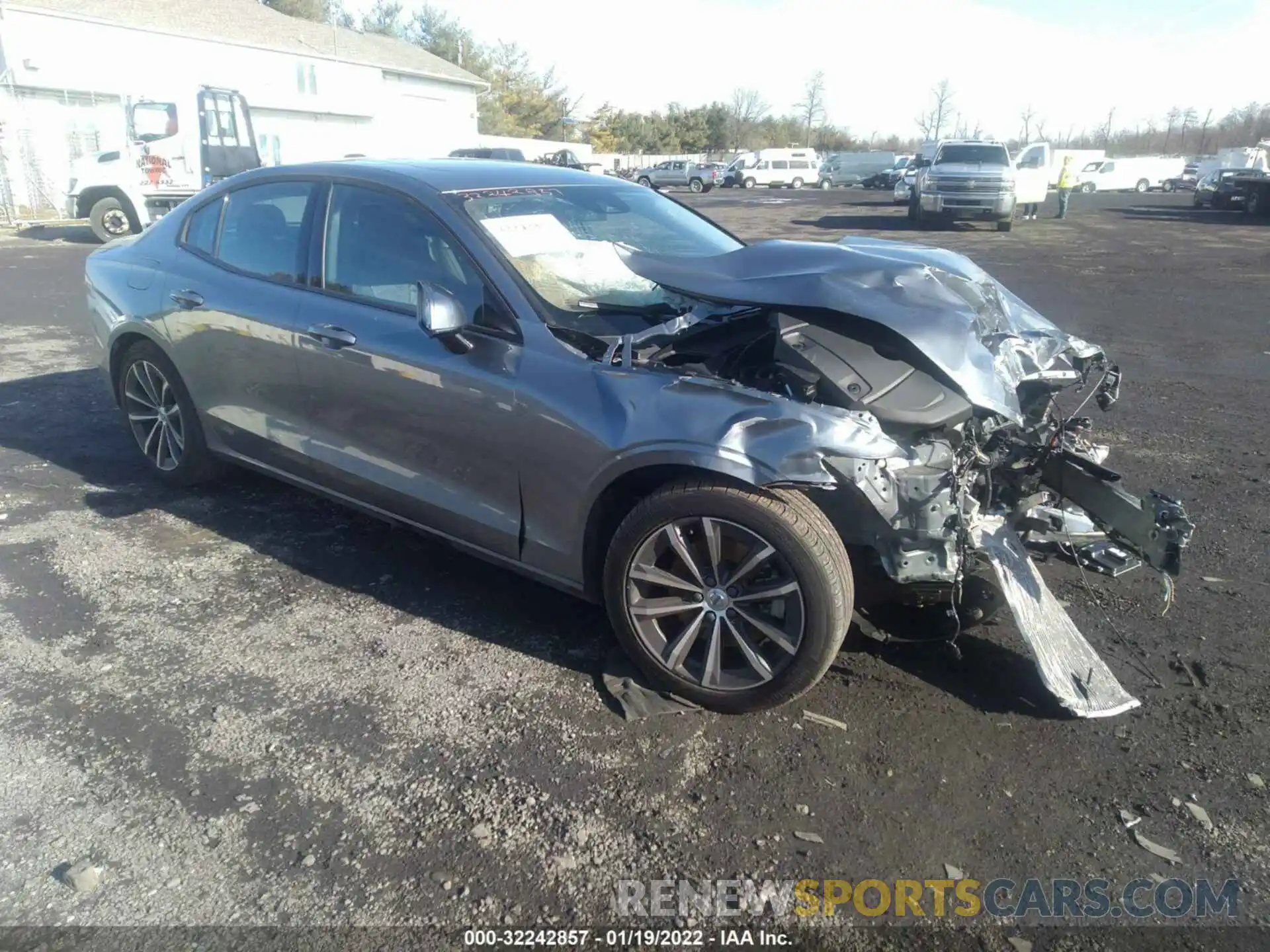 1 Photograph of a damaged car 7JR102FK8MG095382 VOLVO S60 2021