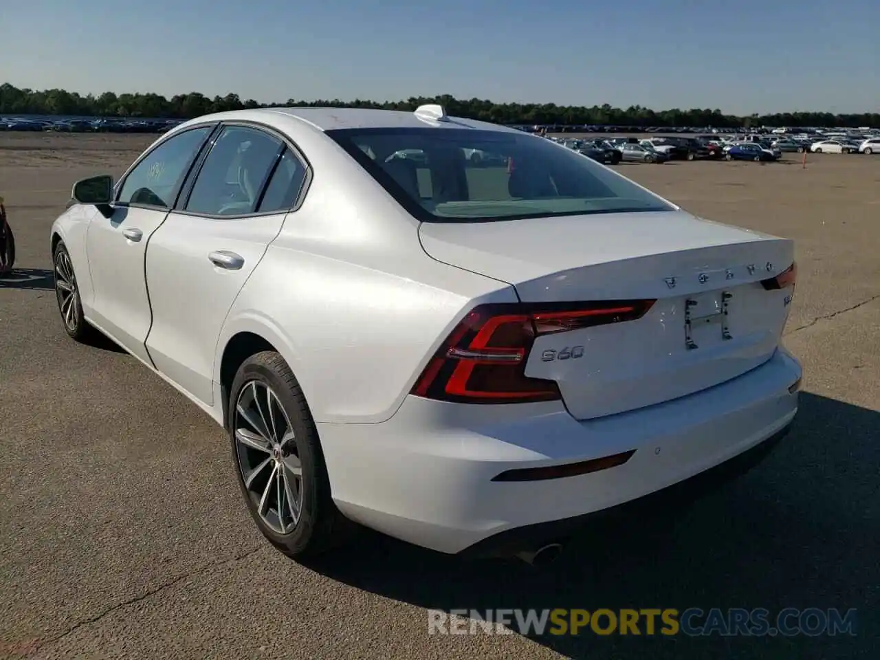 3 Photograph of a damaged car 7JR102FK9MG094063 VOLVO S60 2021