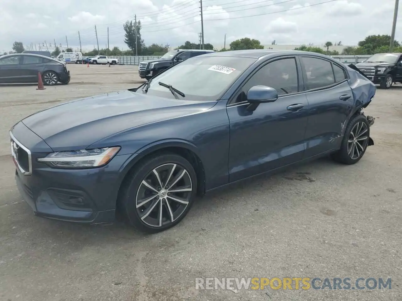 1 Photograph of a damaged car 7JR102FK9MG096704 VOLVO S60 2021