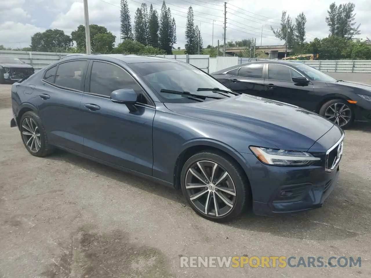 4 Photograph of a damaged car 7JR102FK9MG096704 VOLVO S60 2021